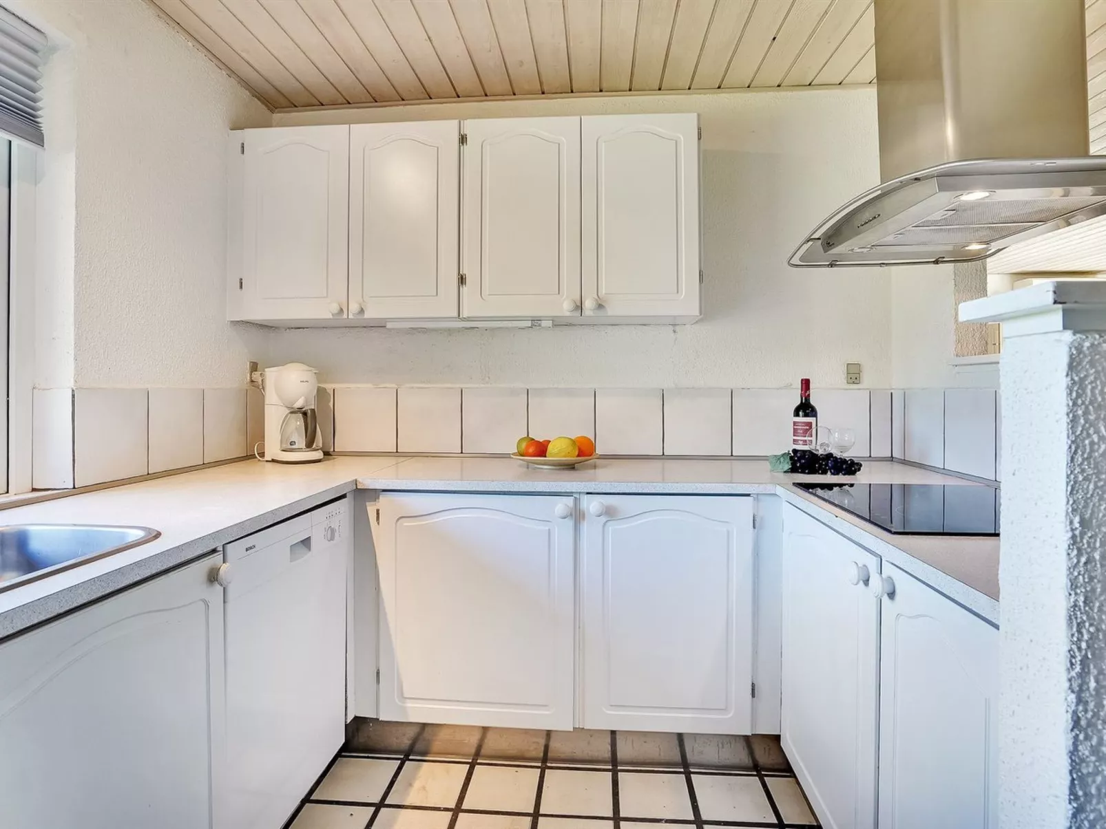 "Aurelia" - 500m to the fjord-Drinnen