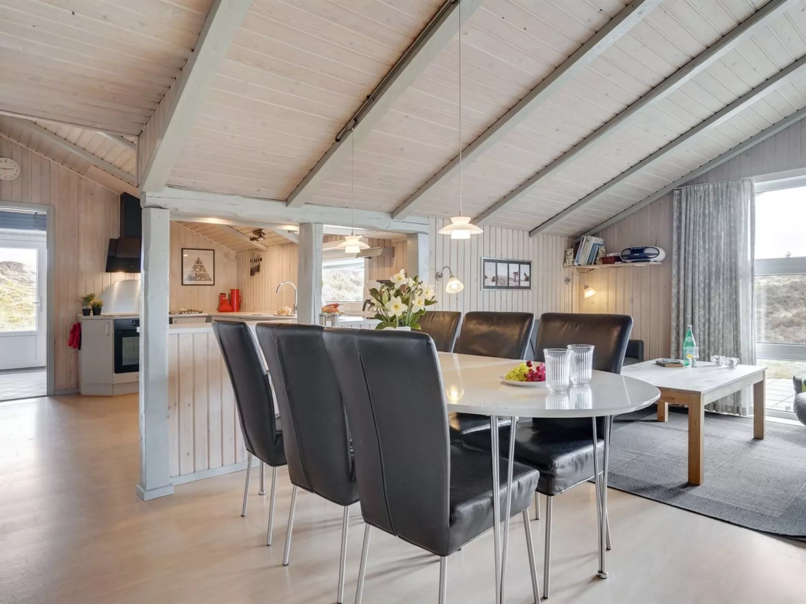 "Tennie" - 300m from the sea-Drinnen