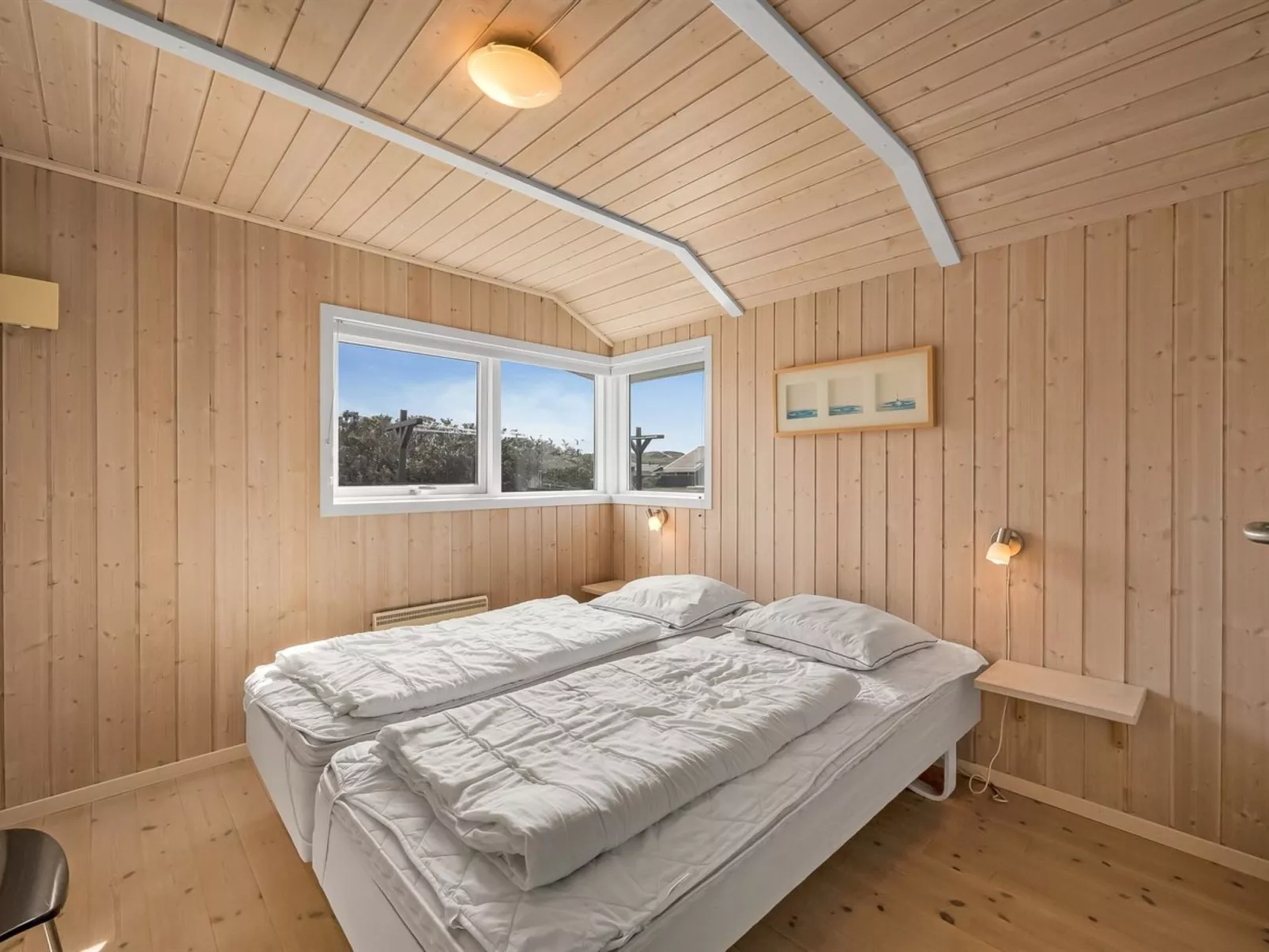 "Thrugot" -  from the sea-Dedans