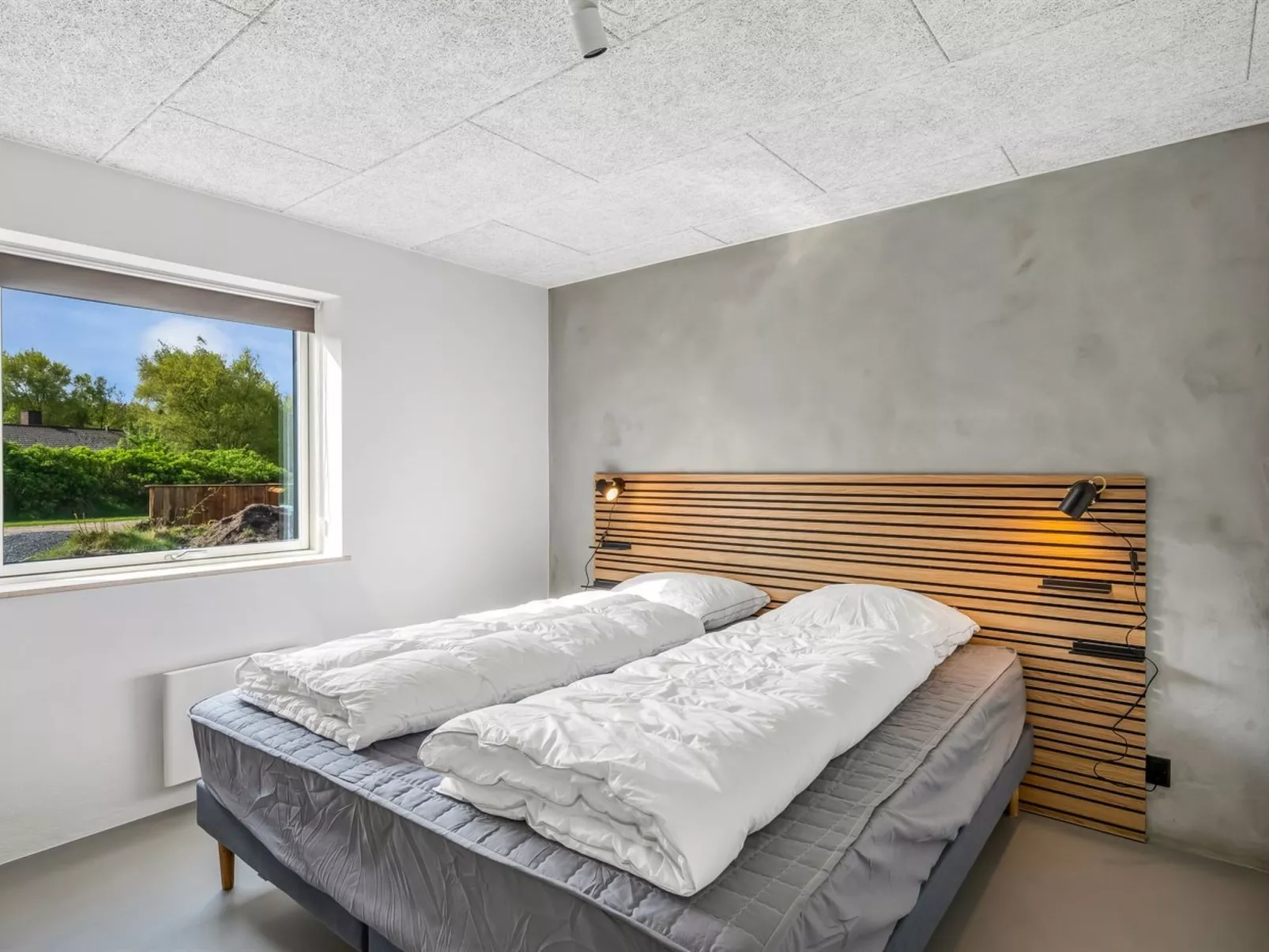 "Gunny" - 500m to the fjord-Drinnen