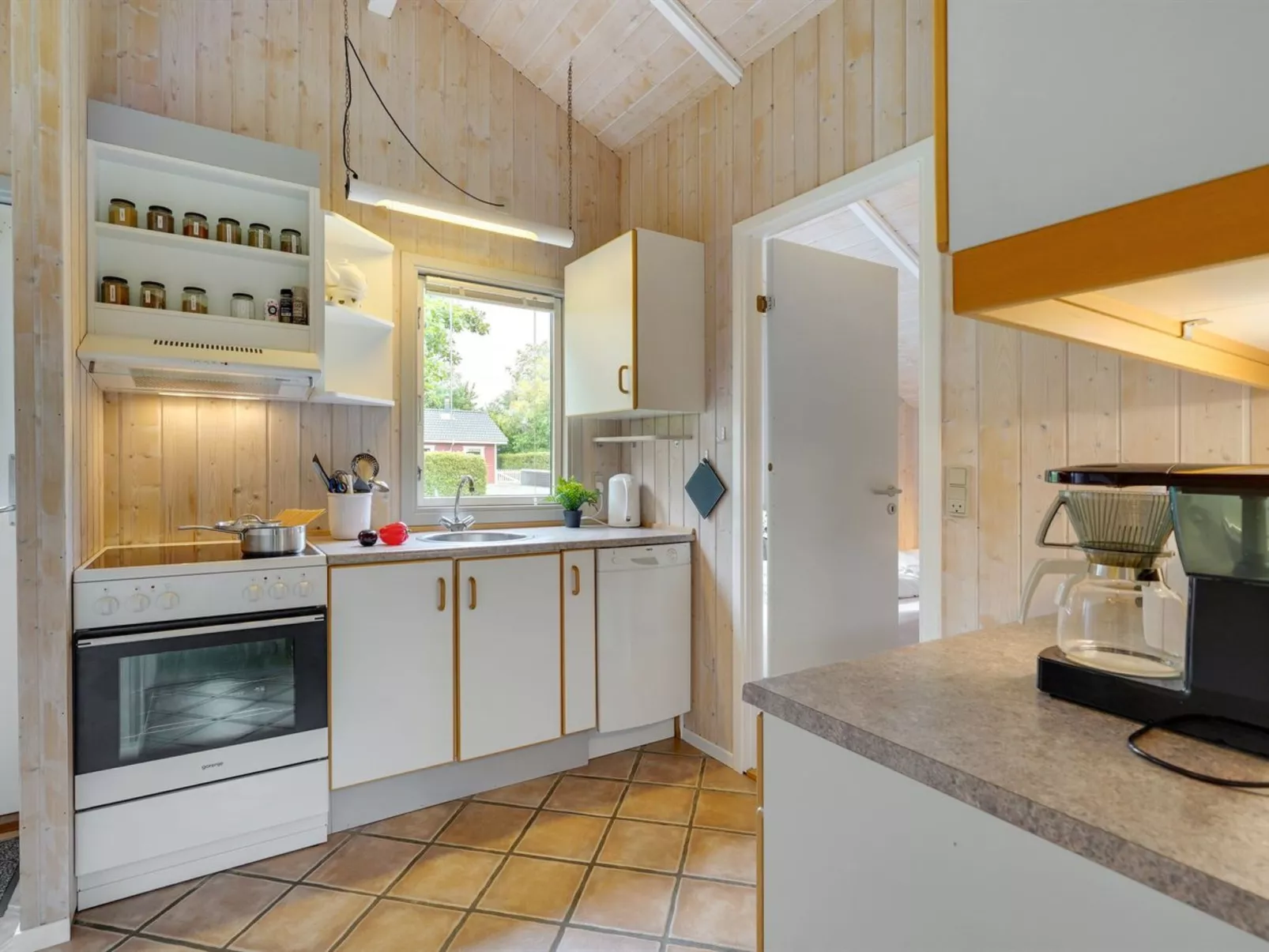 "Danna" - 850m to the fjord-Drinnen