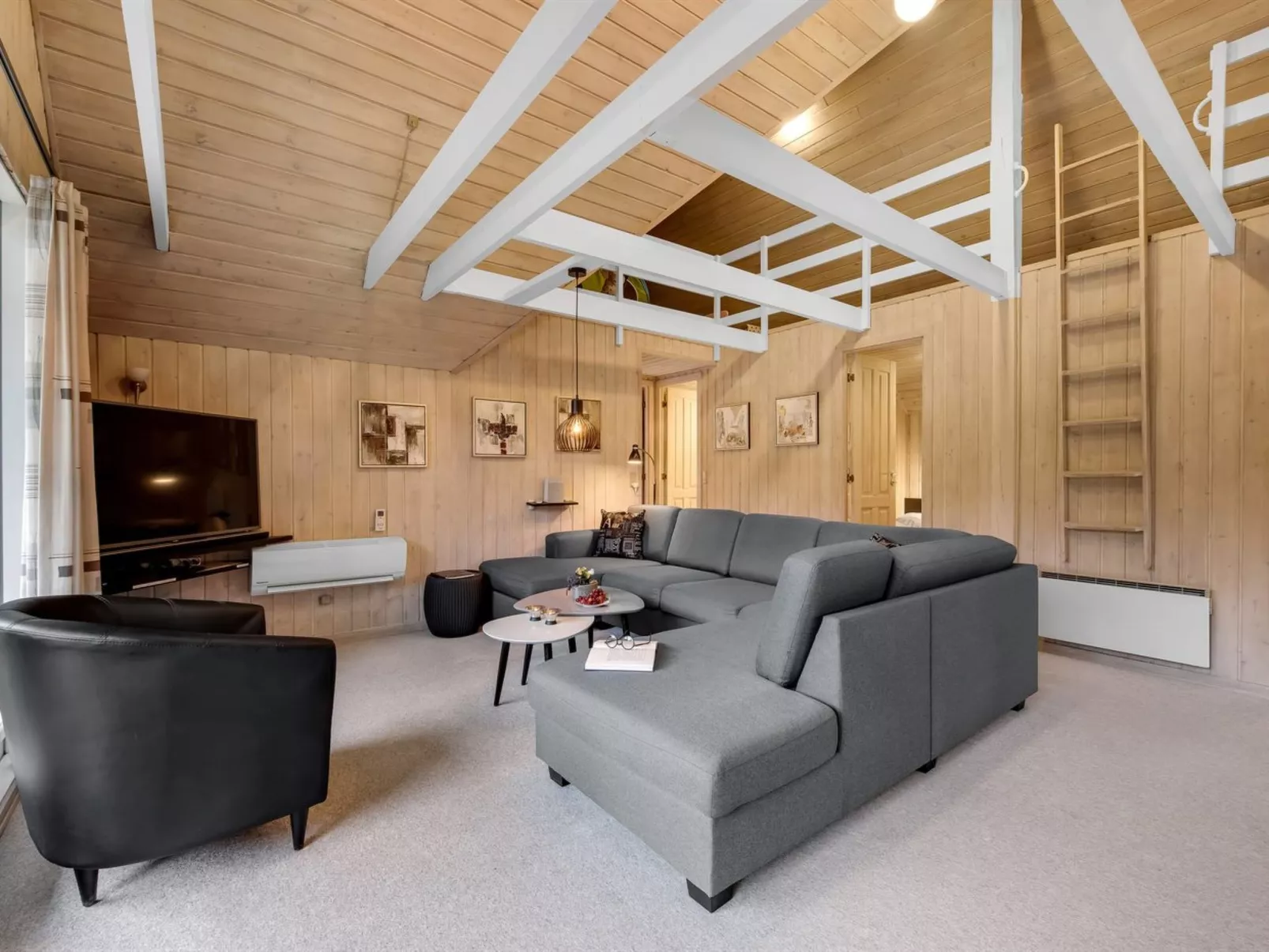 "Patrik" - 1.4km from the sea-Inside