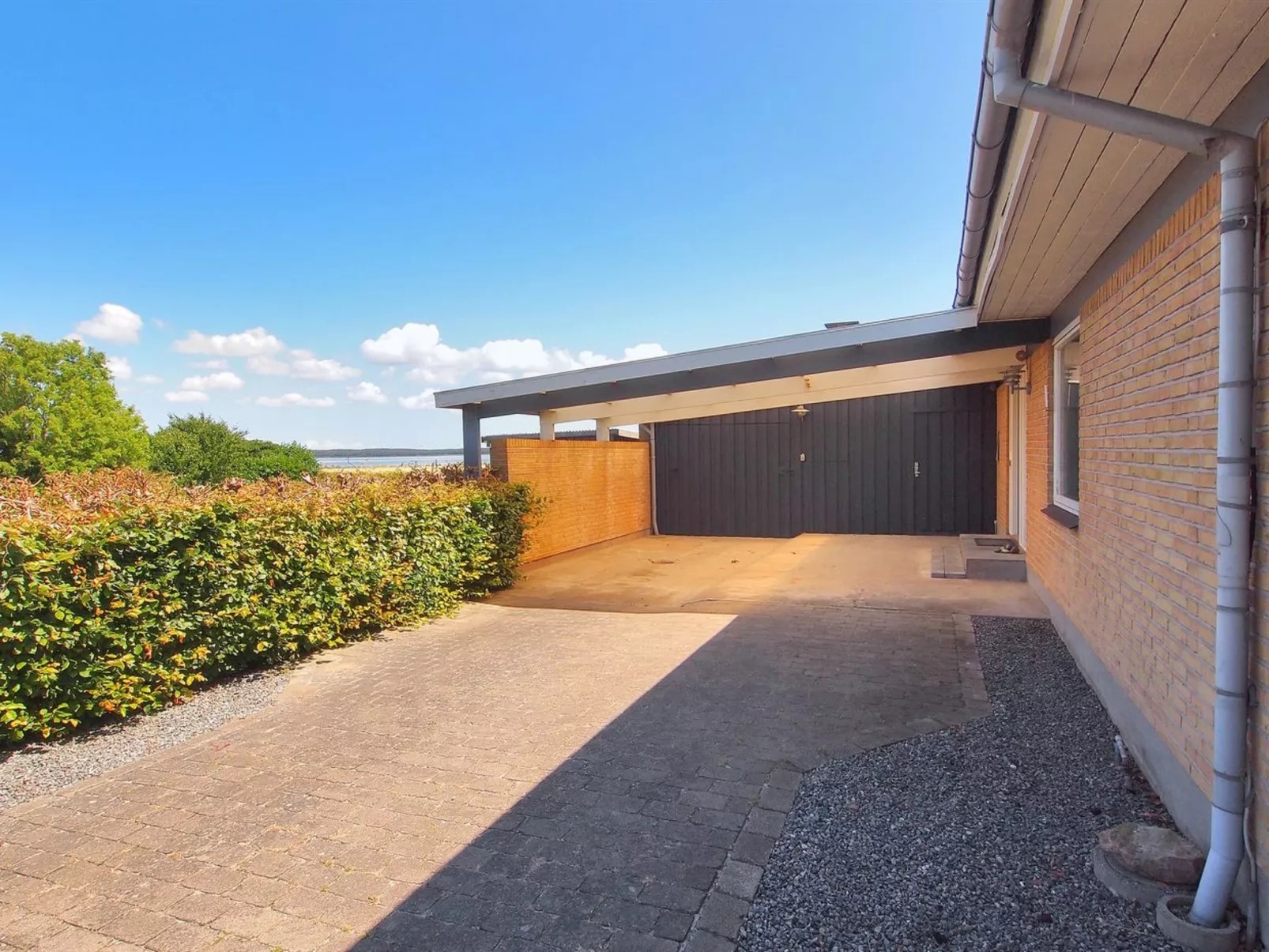 "Spase" - 250m to the fjord-Draußen