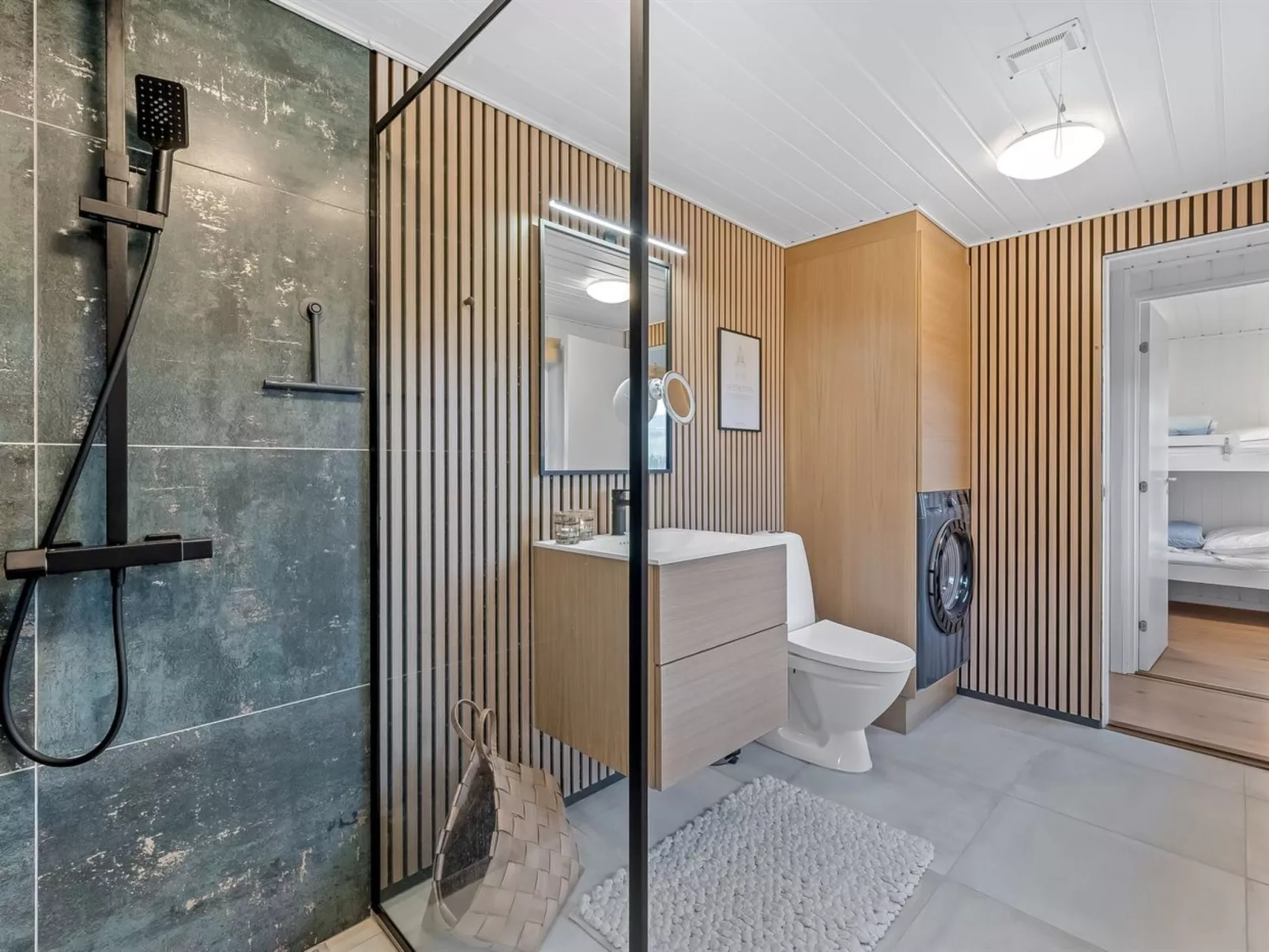 "Assa" -  from the sea-Inside