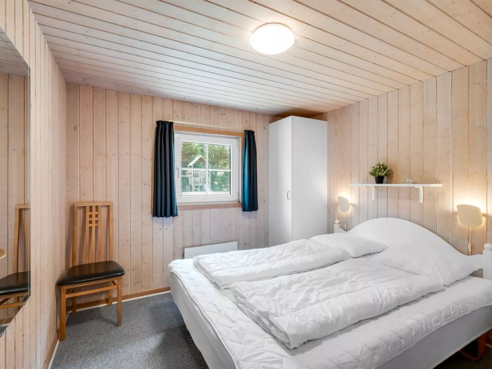 "Gunvald" - 2km to the fjord-Inside