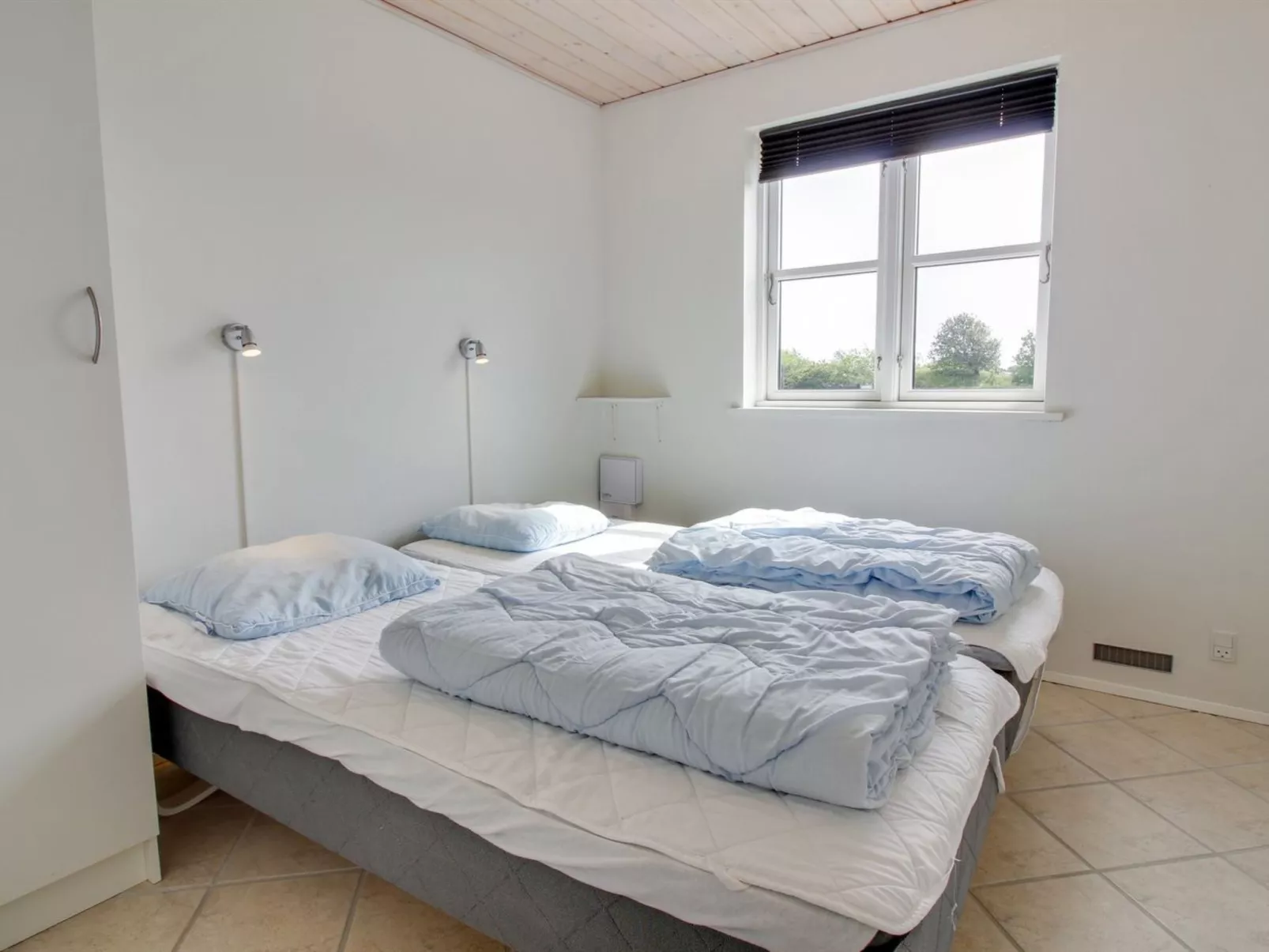 "Arnger" - 300m to the fjord-Inside