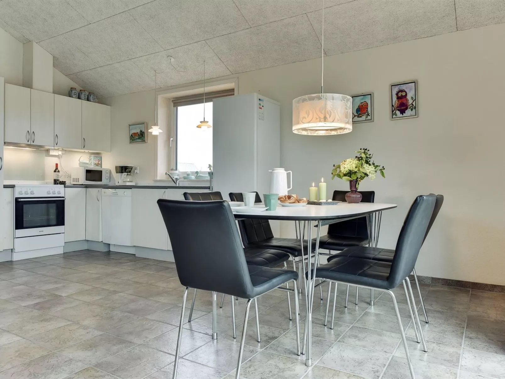 "Hawarth" - 300m to the fjord-Drinnen