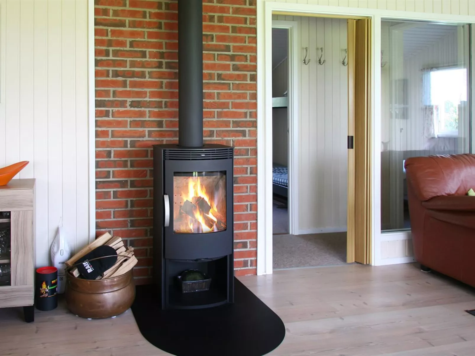 "Ilya" - 90m to the fjord-Dedans