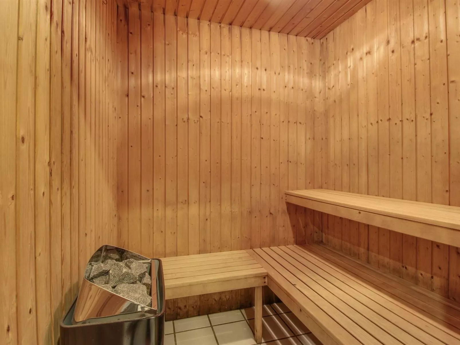 "Jensen" - 700m to the fjord-Dedans