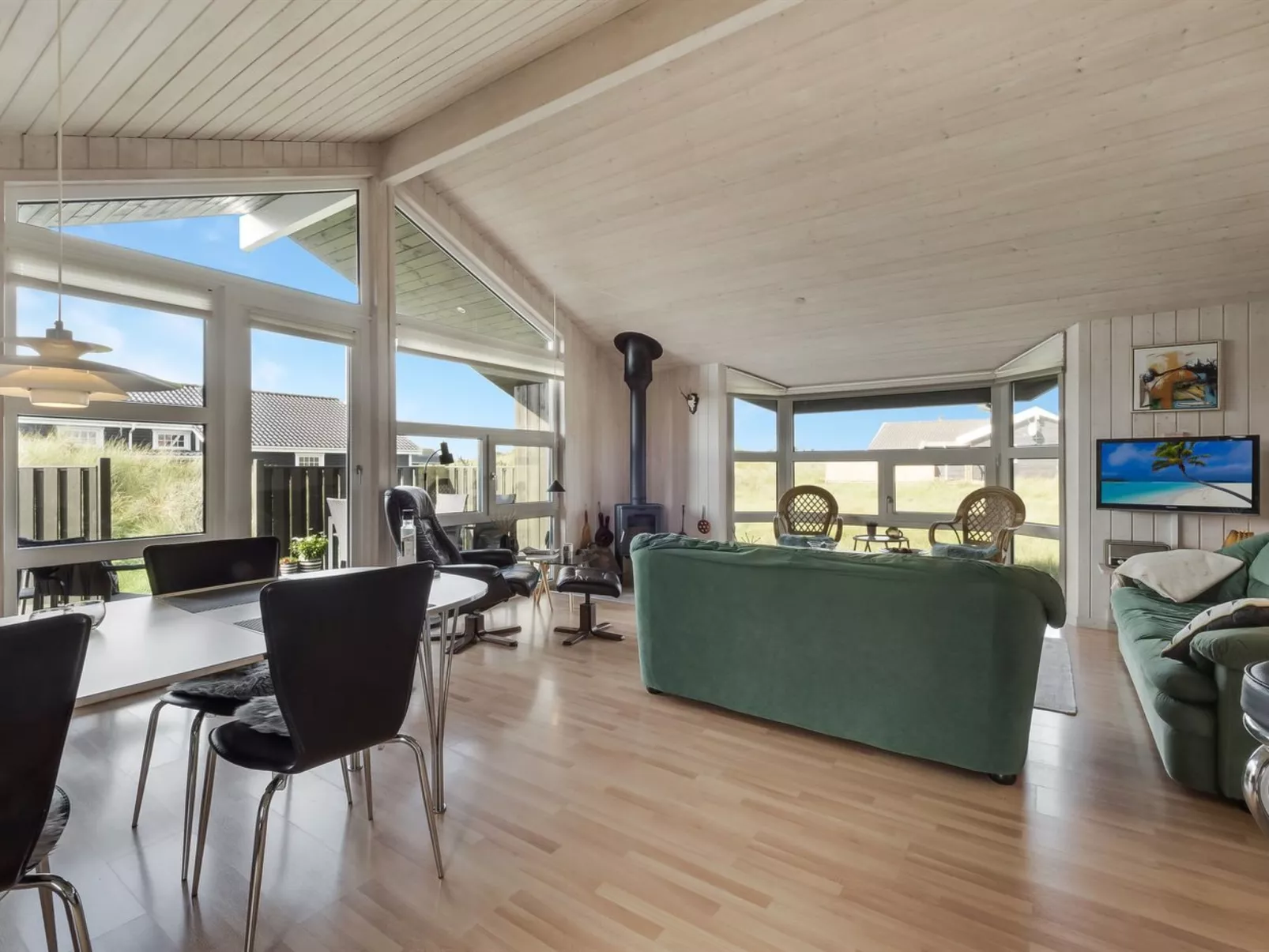 "Suometar" - 400m from the sea-Inside