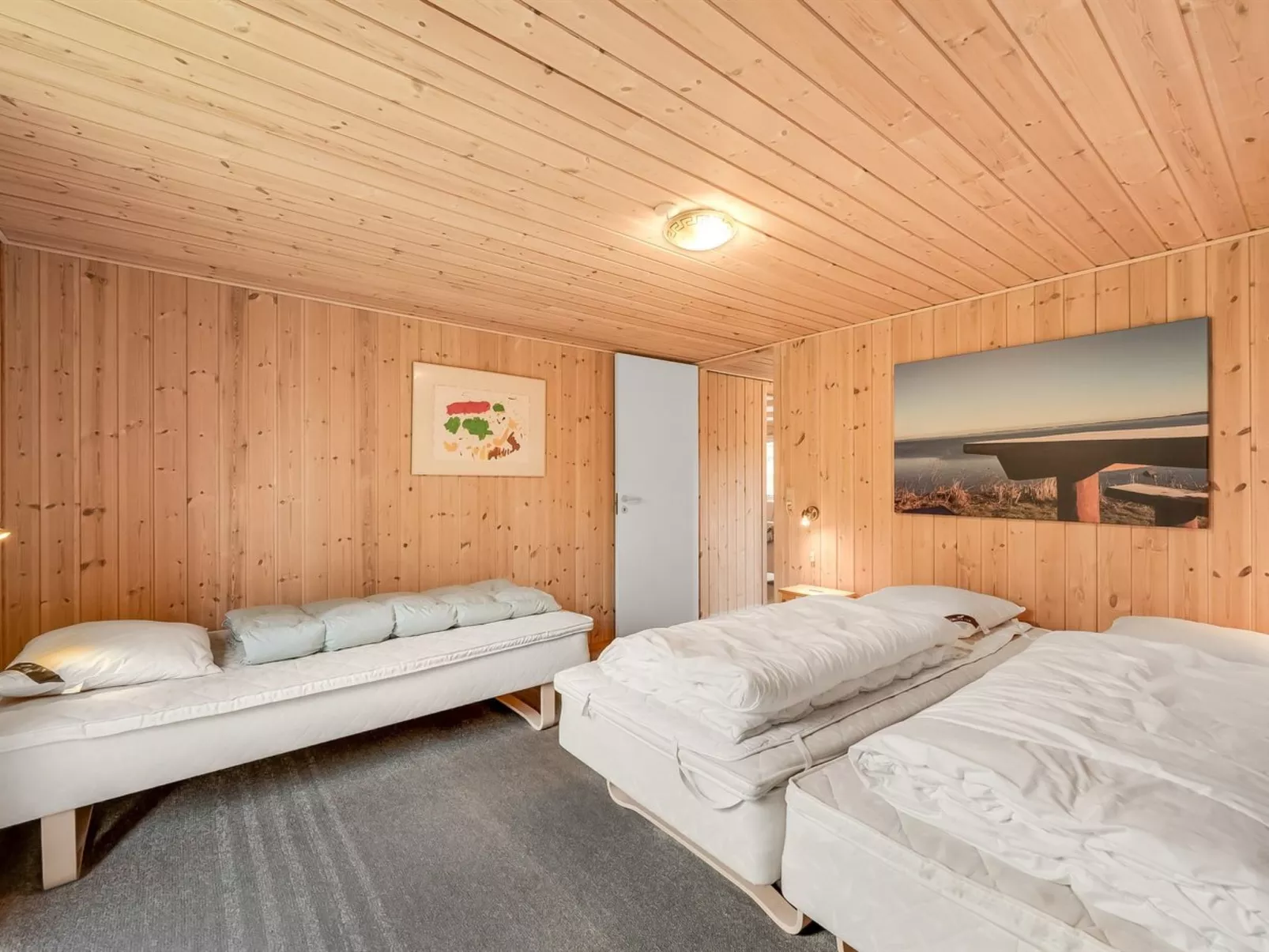 "Scarlet" - 400m to the fjord-Dedans