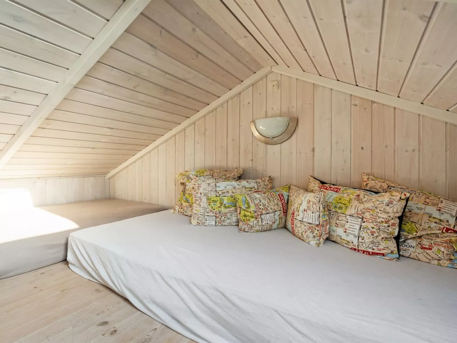 "Yara" - 1km to the fjord-Inside