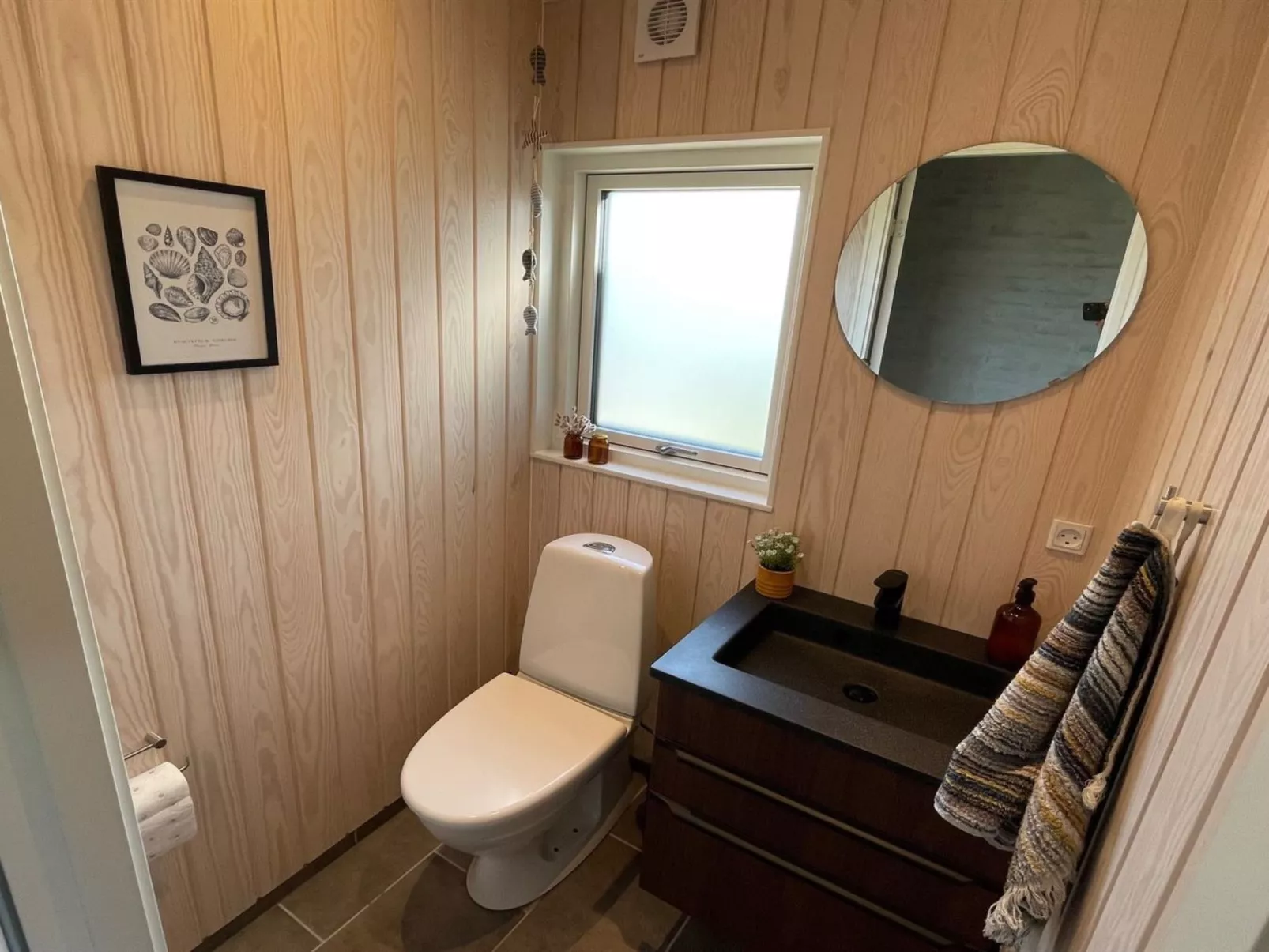 "Hinda" - 1.2km from the sea-Inside