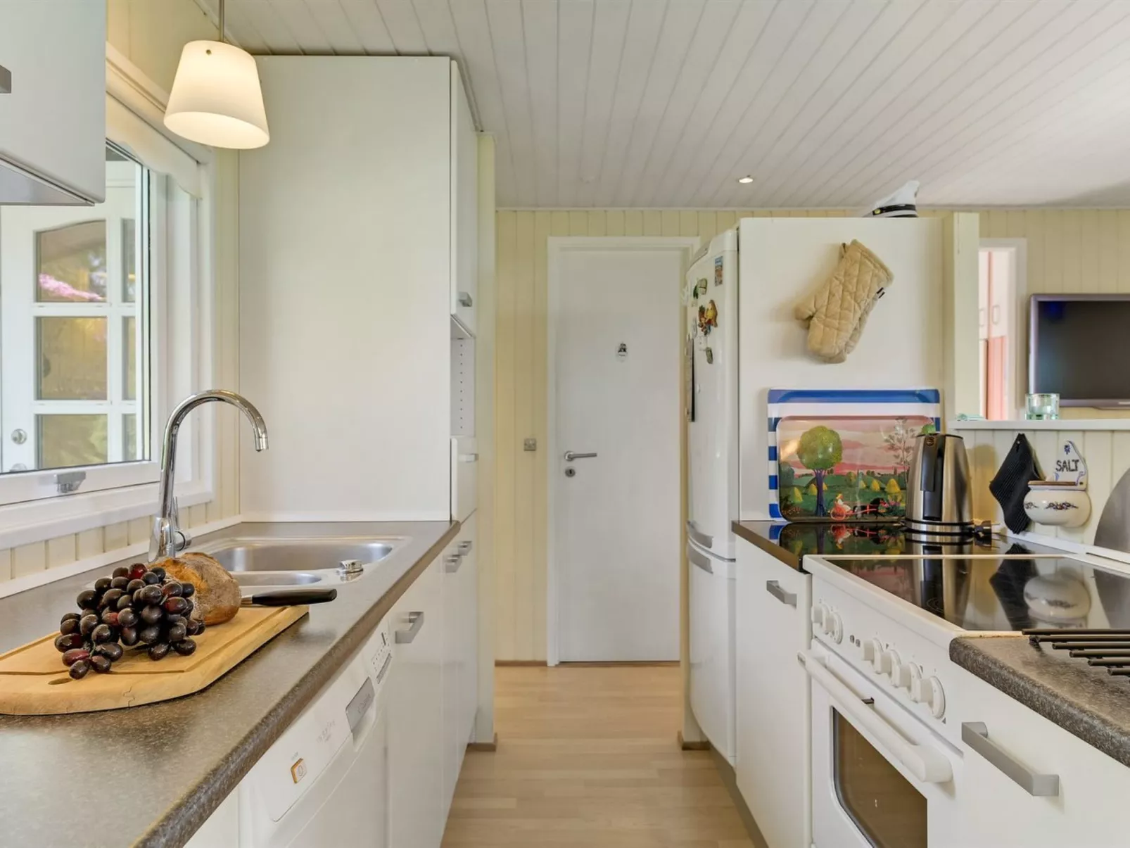 "Eddy" - 50m from the sea-Inside