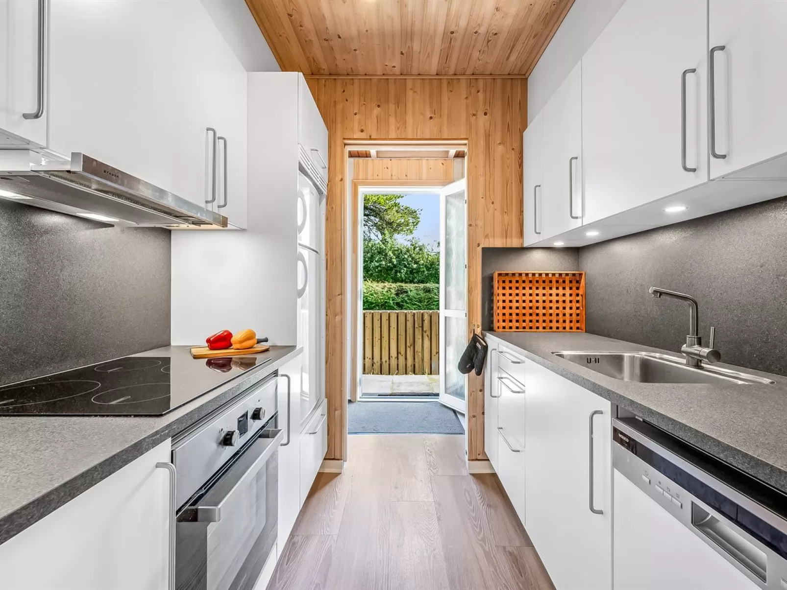 "Dorthe" - 300m to the fjord-Inside