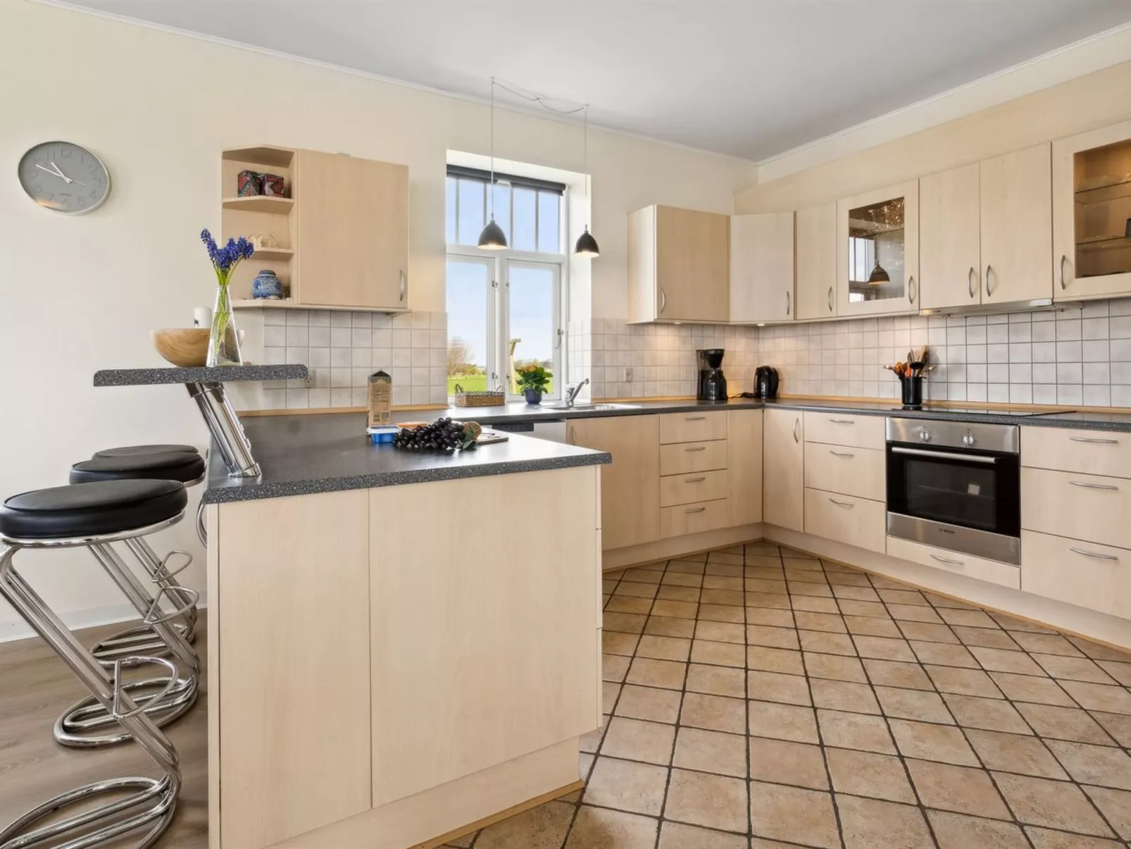 "Adine" - 13km from the sea-Inside