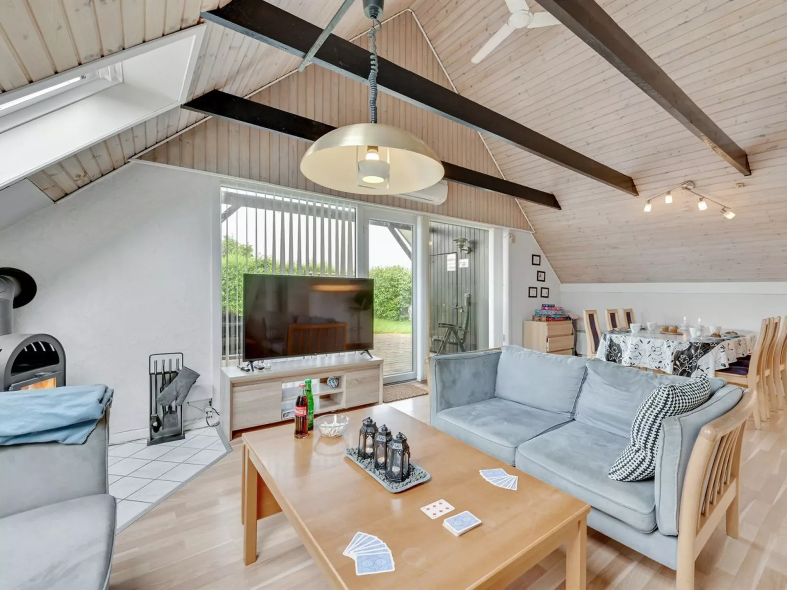 "Earline" - 900m to the fjord-Drinnen