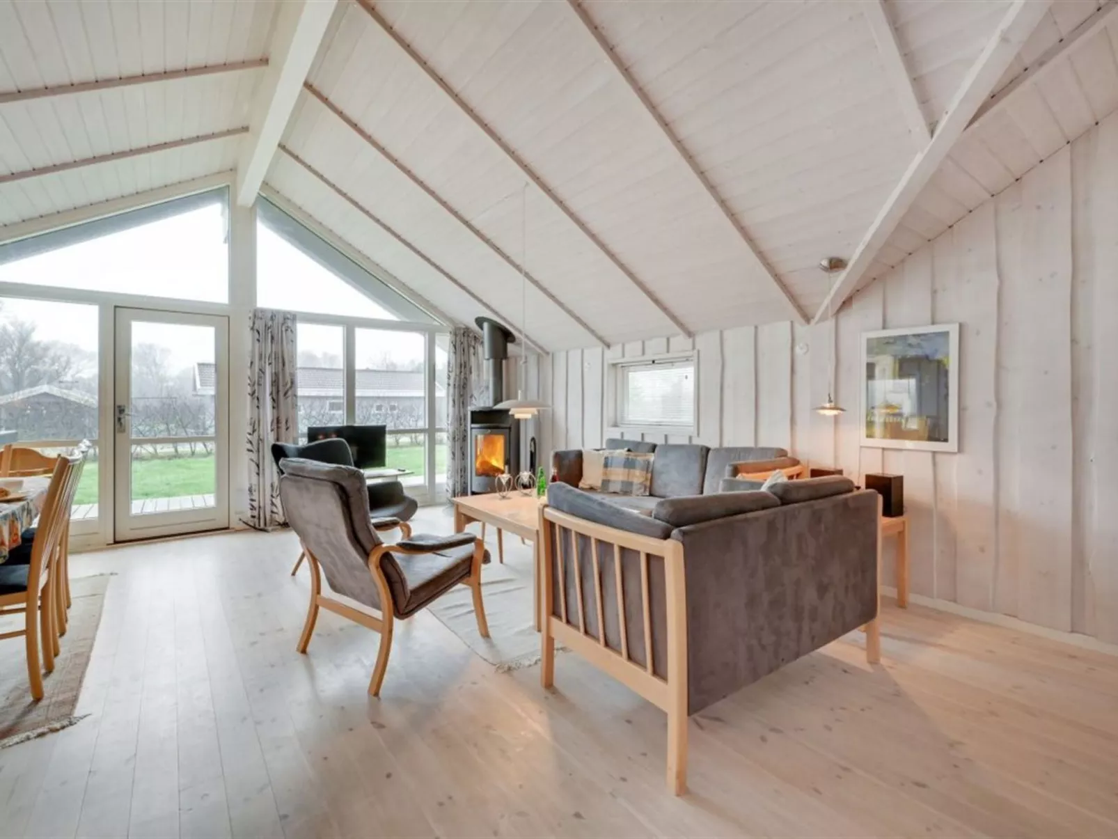 "Clarina" - 800m to the fjord-Dedans