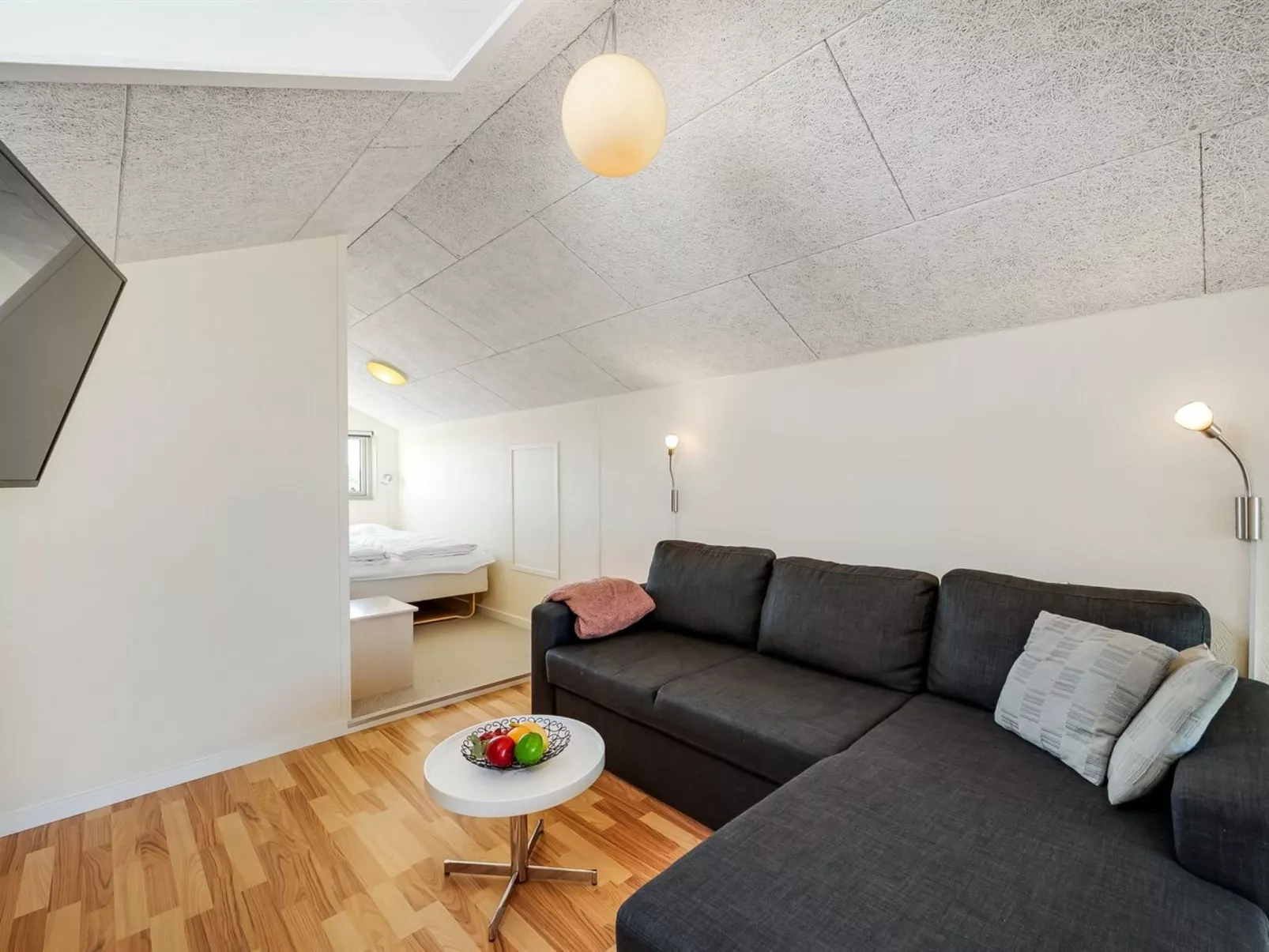 "Hedevig" - 800m to the fjord-Inside