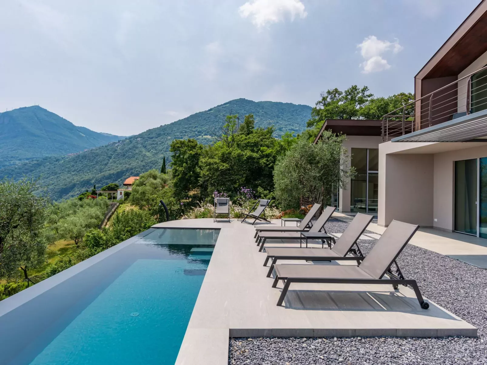Villa Gau'-Outside