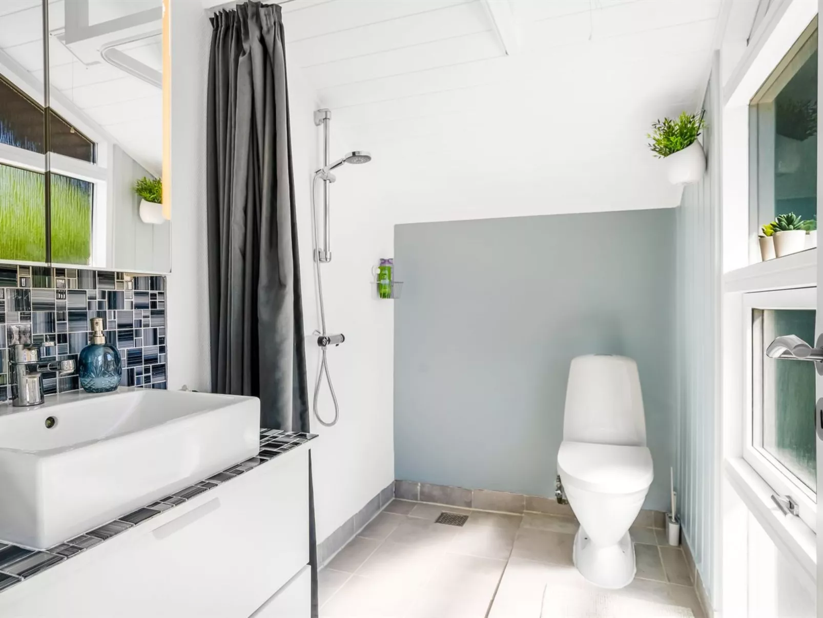 "Bryti" - 500m from the sea-Inside