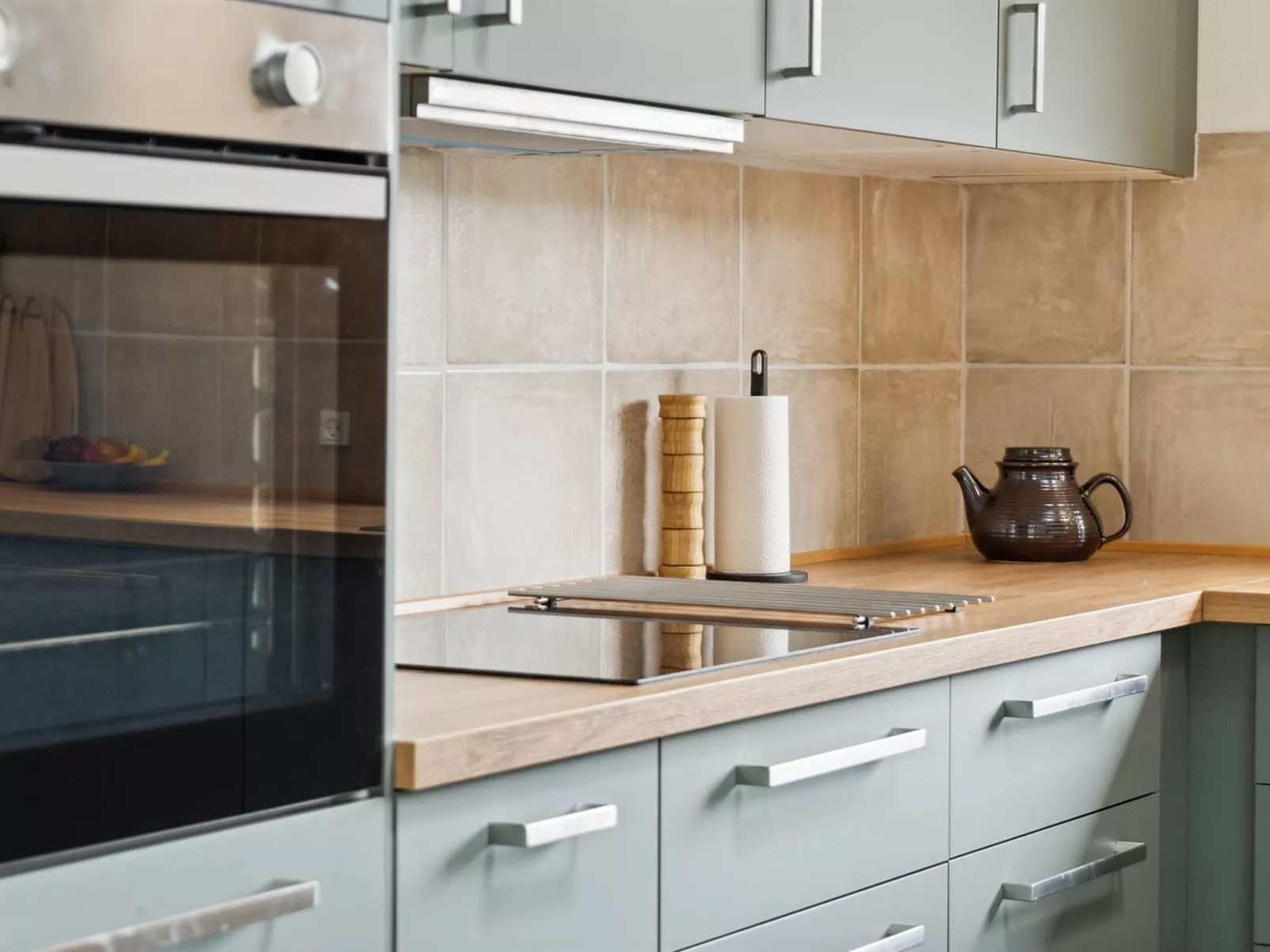 "Human" - 10.5km from the sea-Inside