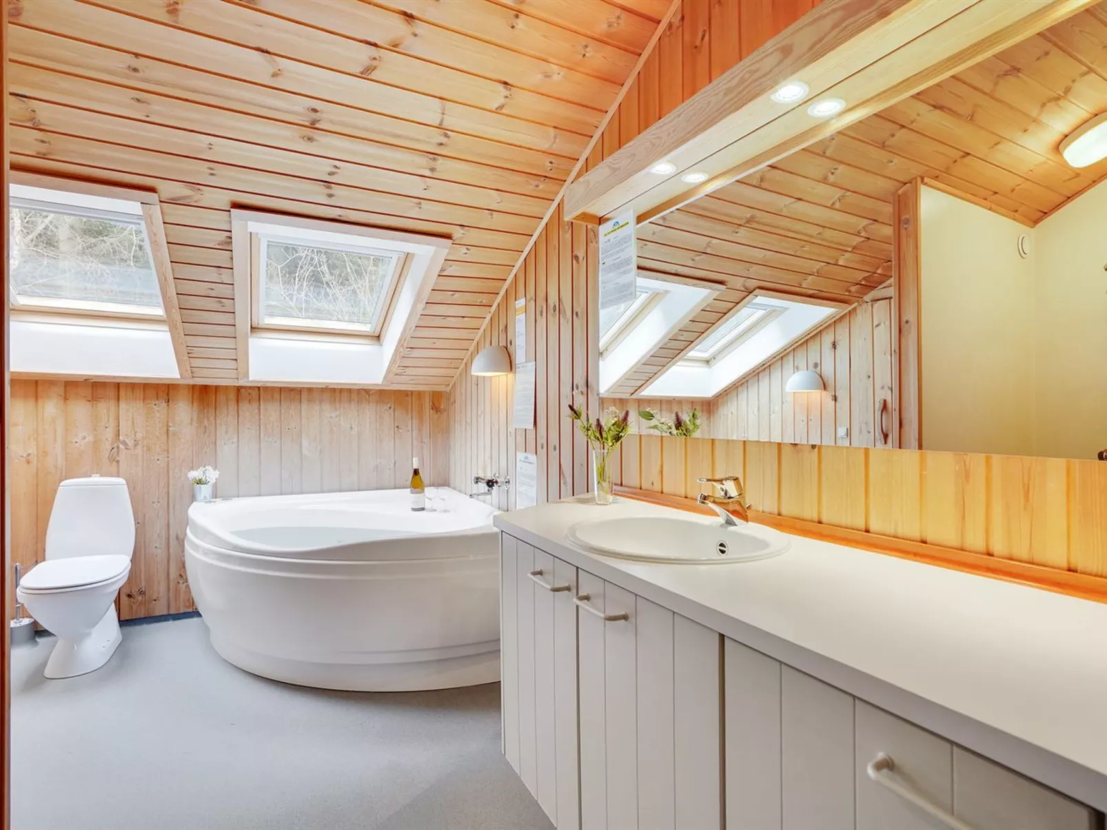 "Alwin" - 2.5km from the sea-Inside