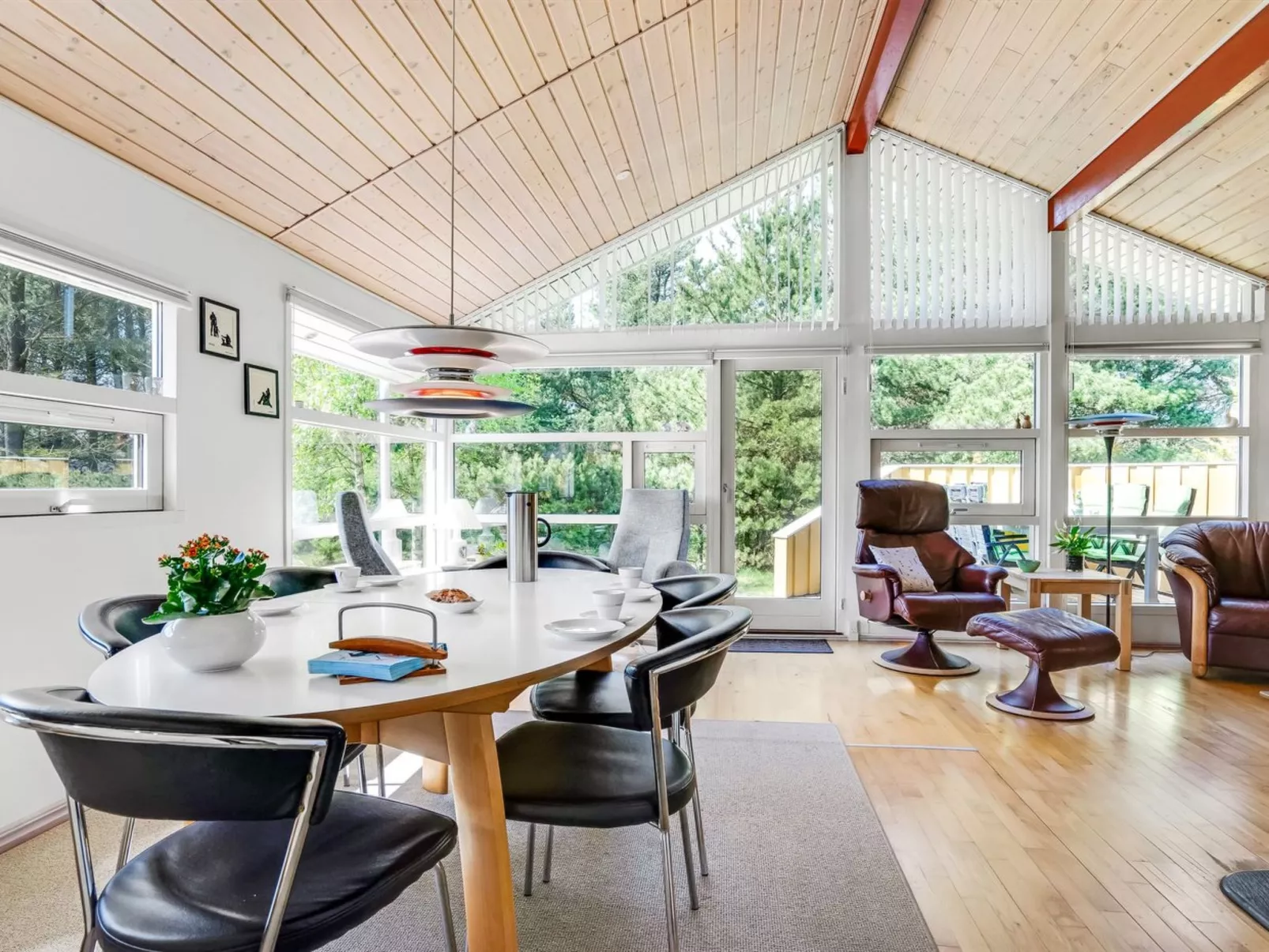 "Vetle" - 2.8km from the sea-Inside