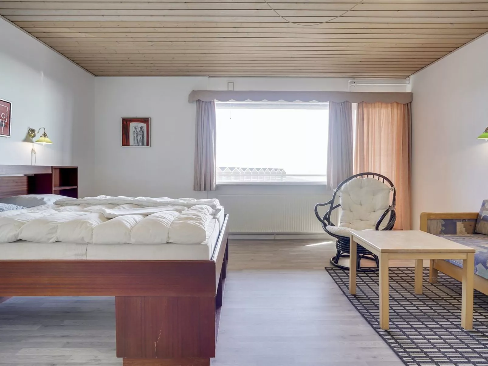 "Stilla" - 35km from the sea-Drinnen