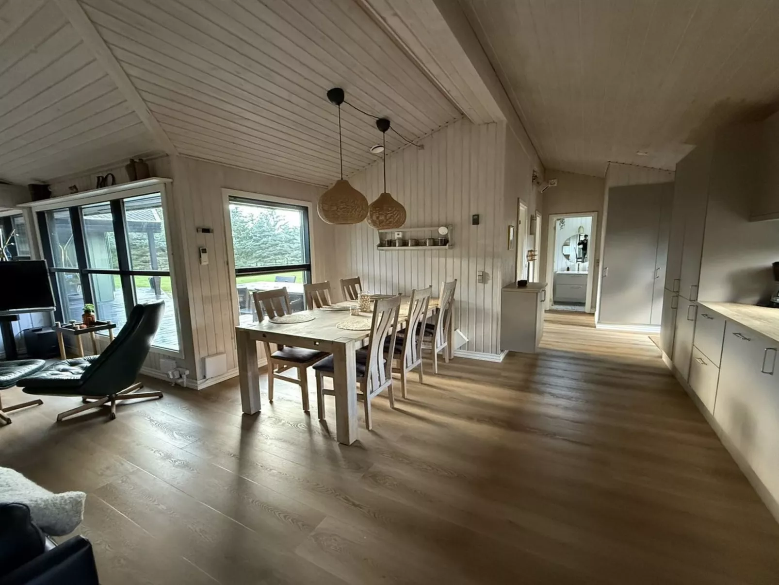 "Glenda" - 3km from the sea-Inside