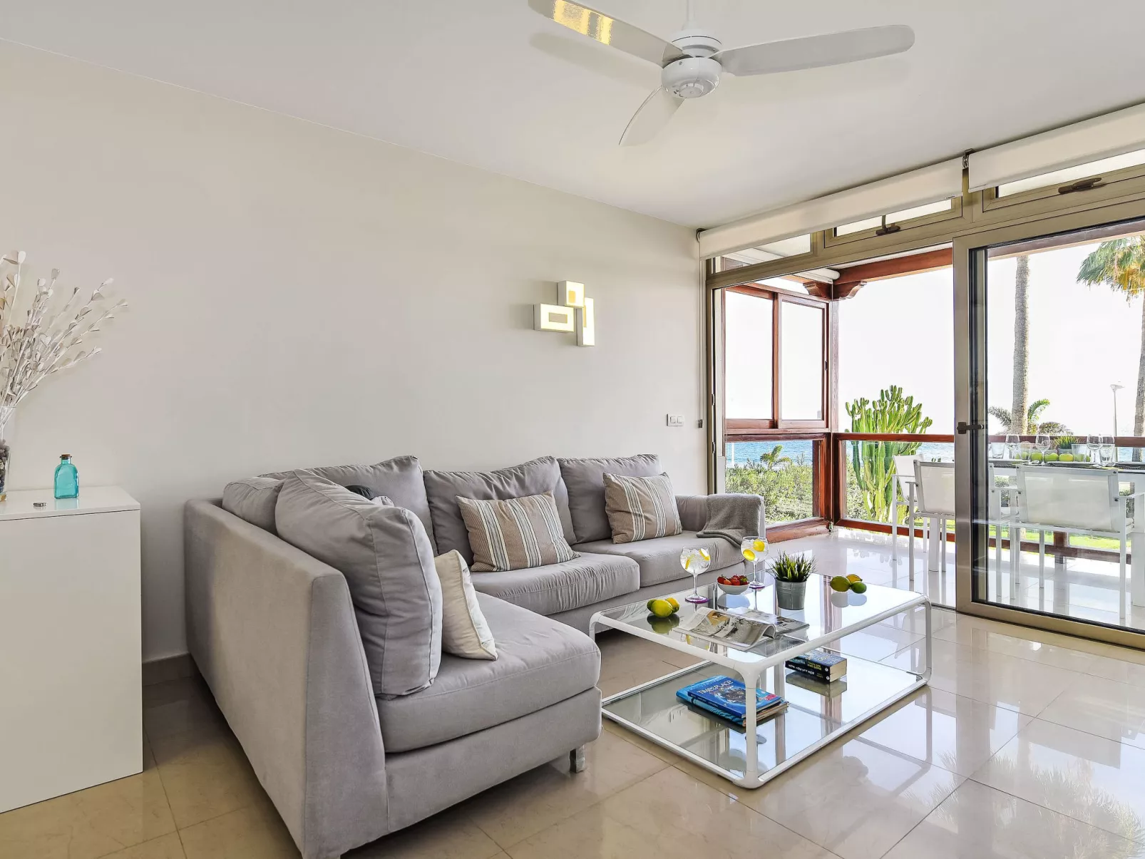 Papagayo San Agustin-Inside