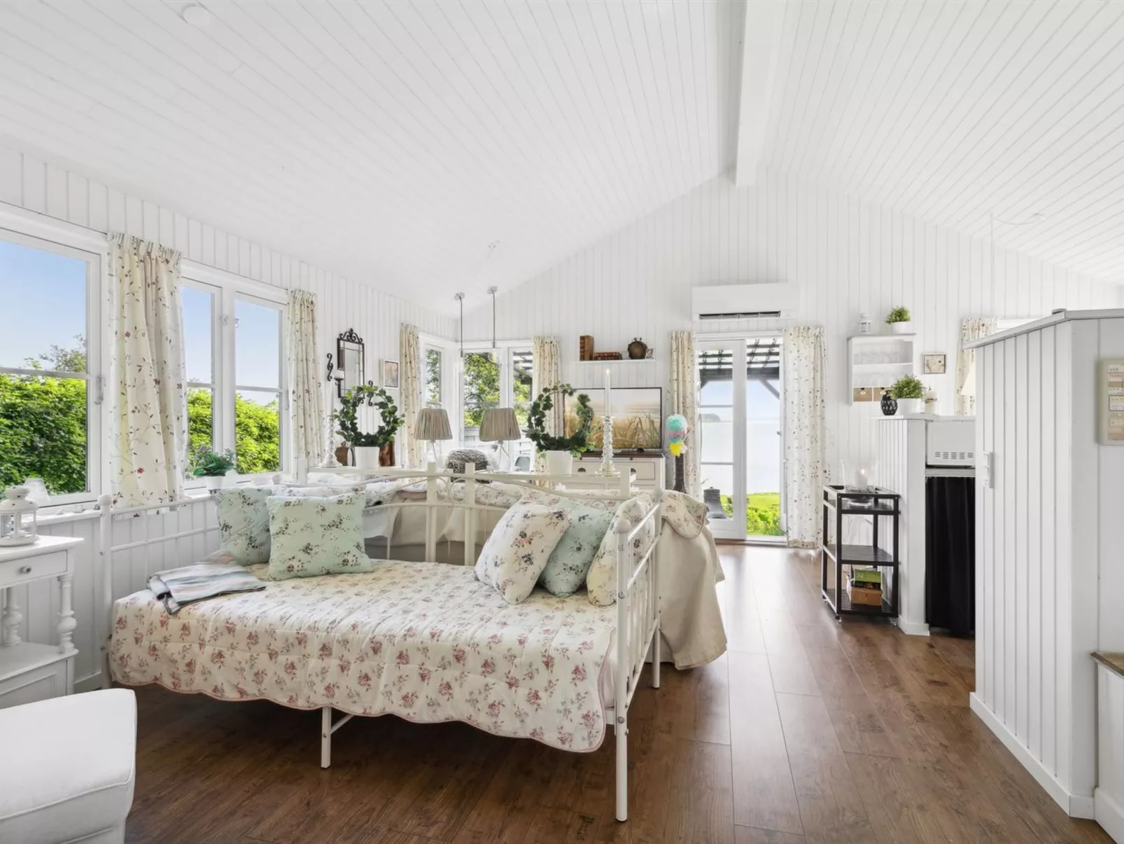 "Ginne" - 100m to the fjord-Dedans