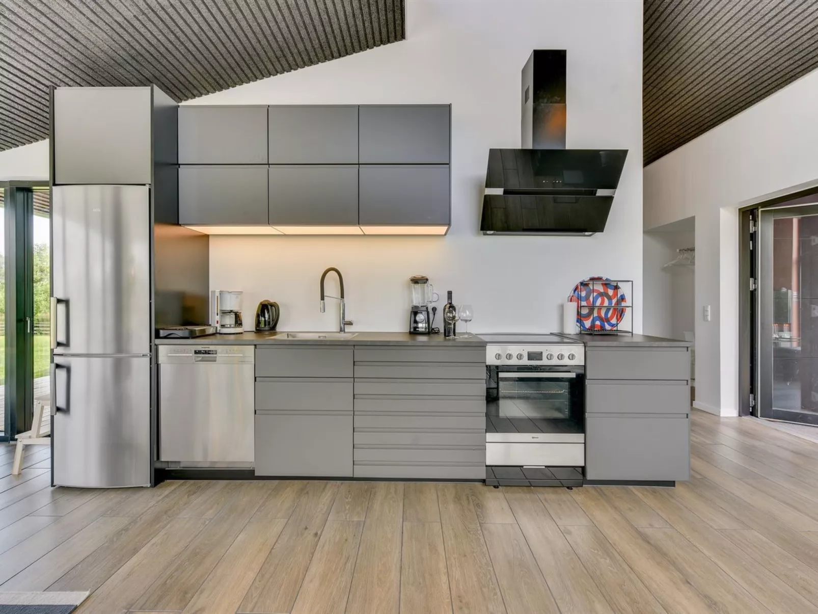 "Emilie" - 250m to the fjord-Drinnen