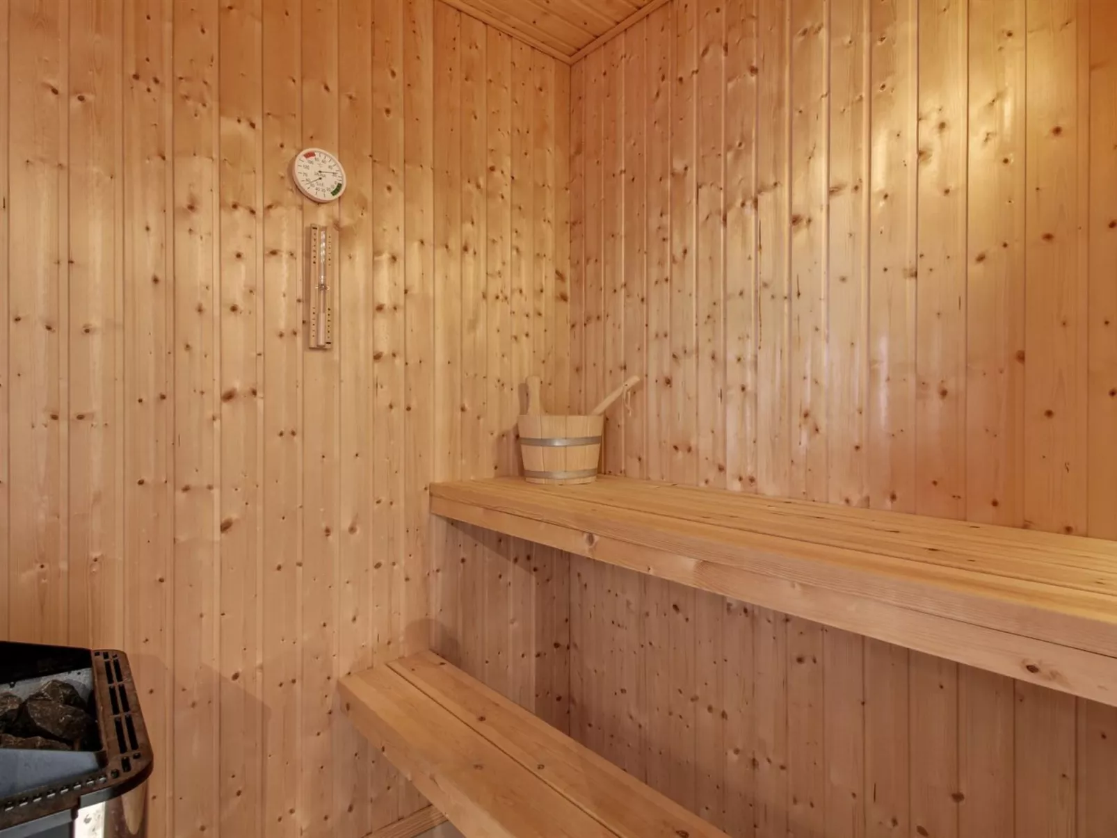 "Othinkarl" - 100m from the sea-Inside