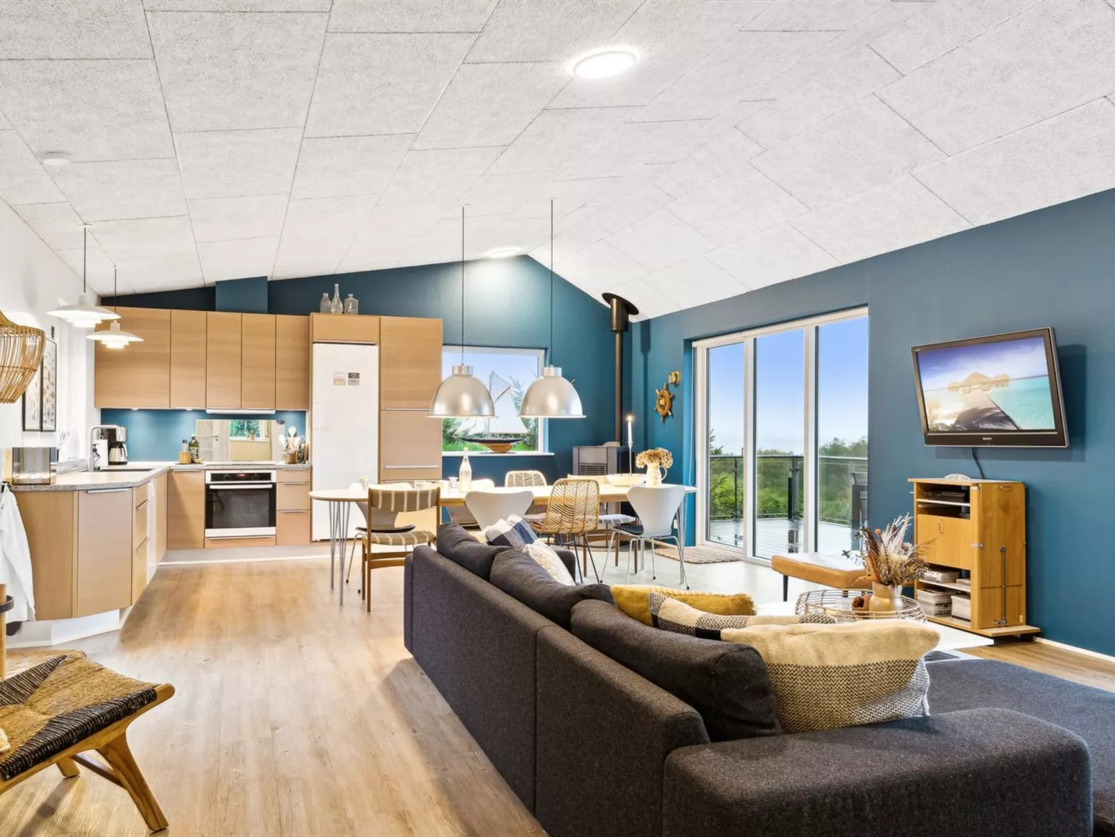 "Berta" - 70m to the fjord-Drinnen