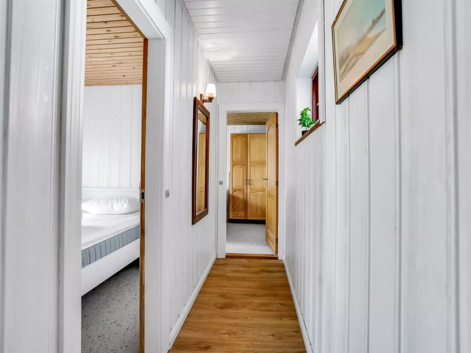 "Hakon" - 550m from the sea-Drinnen