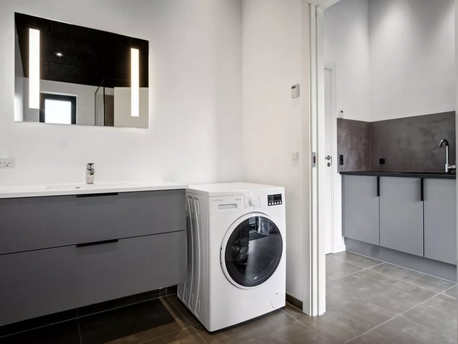 "Jul" - 300m from the sea-Inside