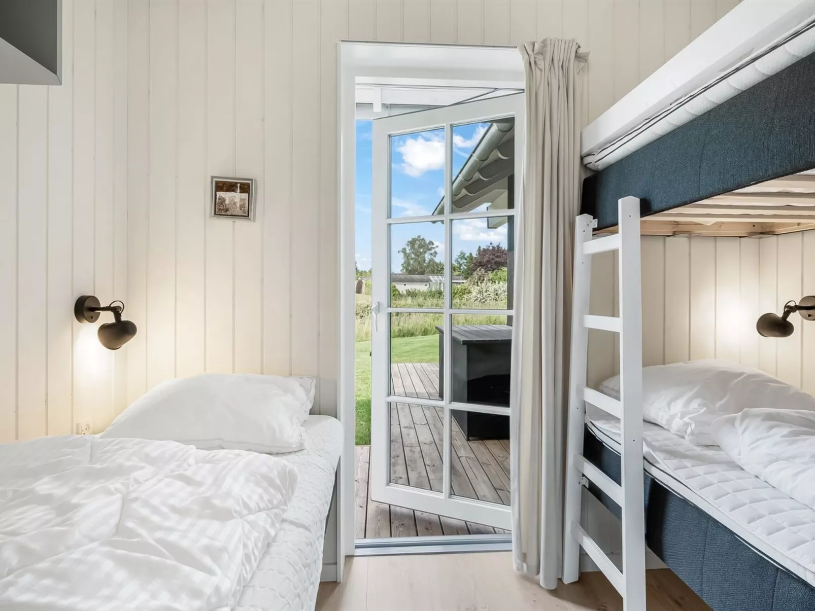 "Bryngeir" - 750m from the sea-Inside