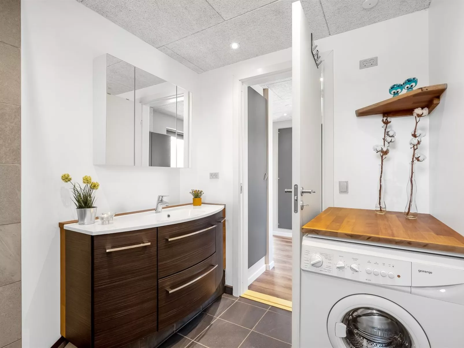 "Eira" - 350m to the fjord-Inside