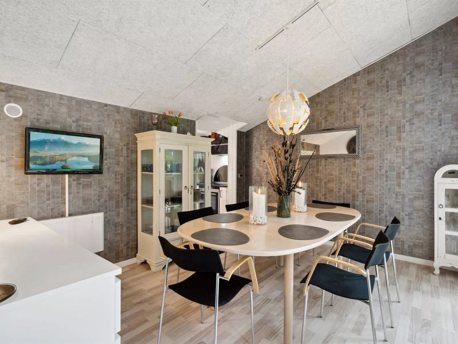 "Brynhild" - 30km from the sea-Drinnen