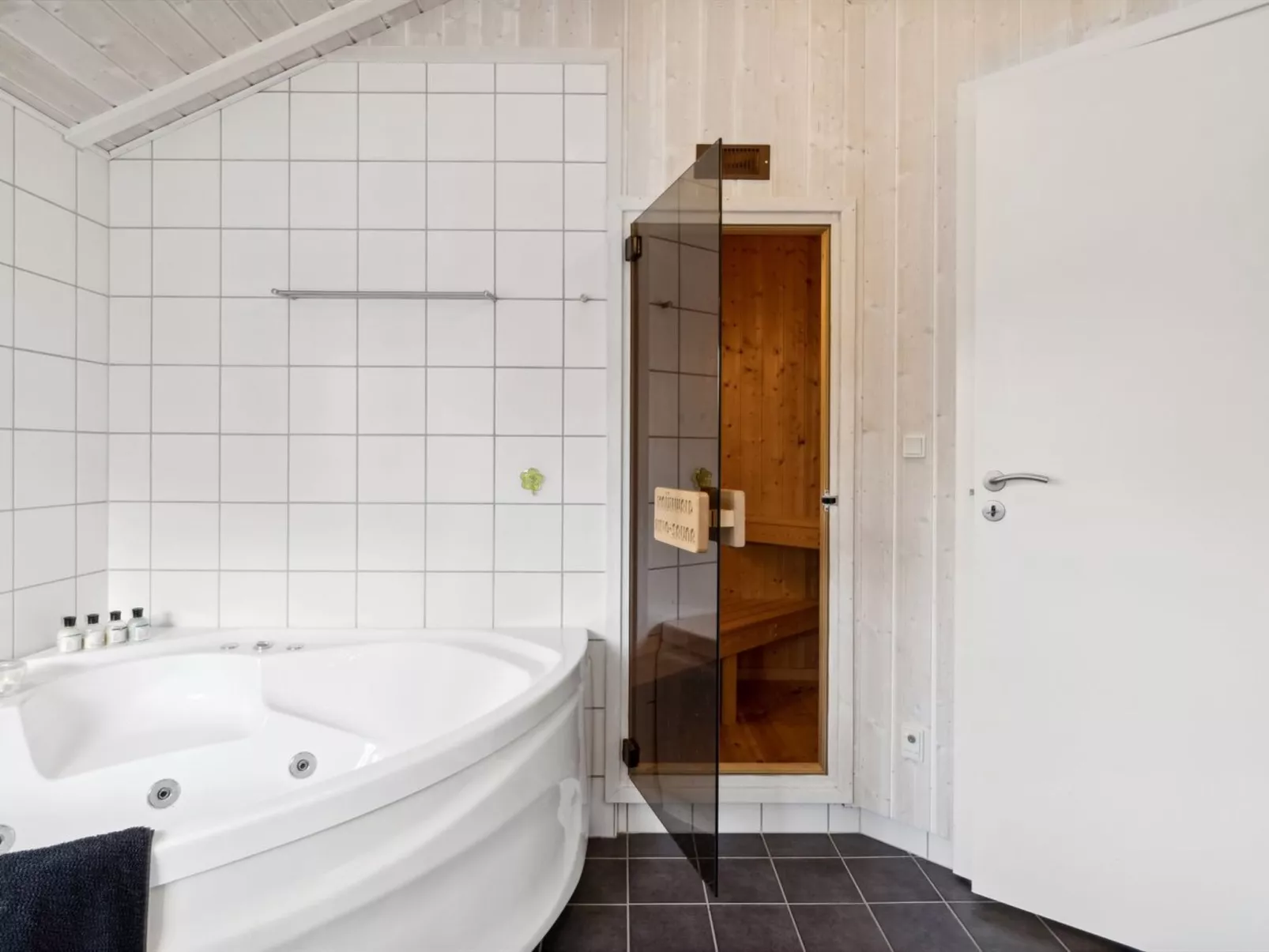 "Hilaria" - 1.4km from the sea-Dedans