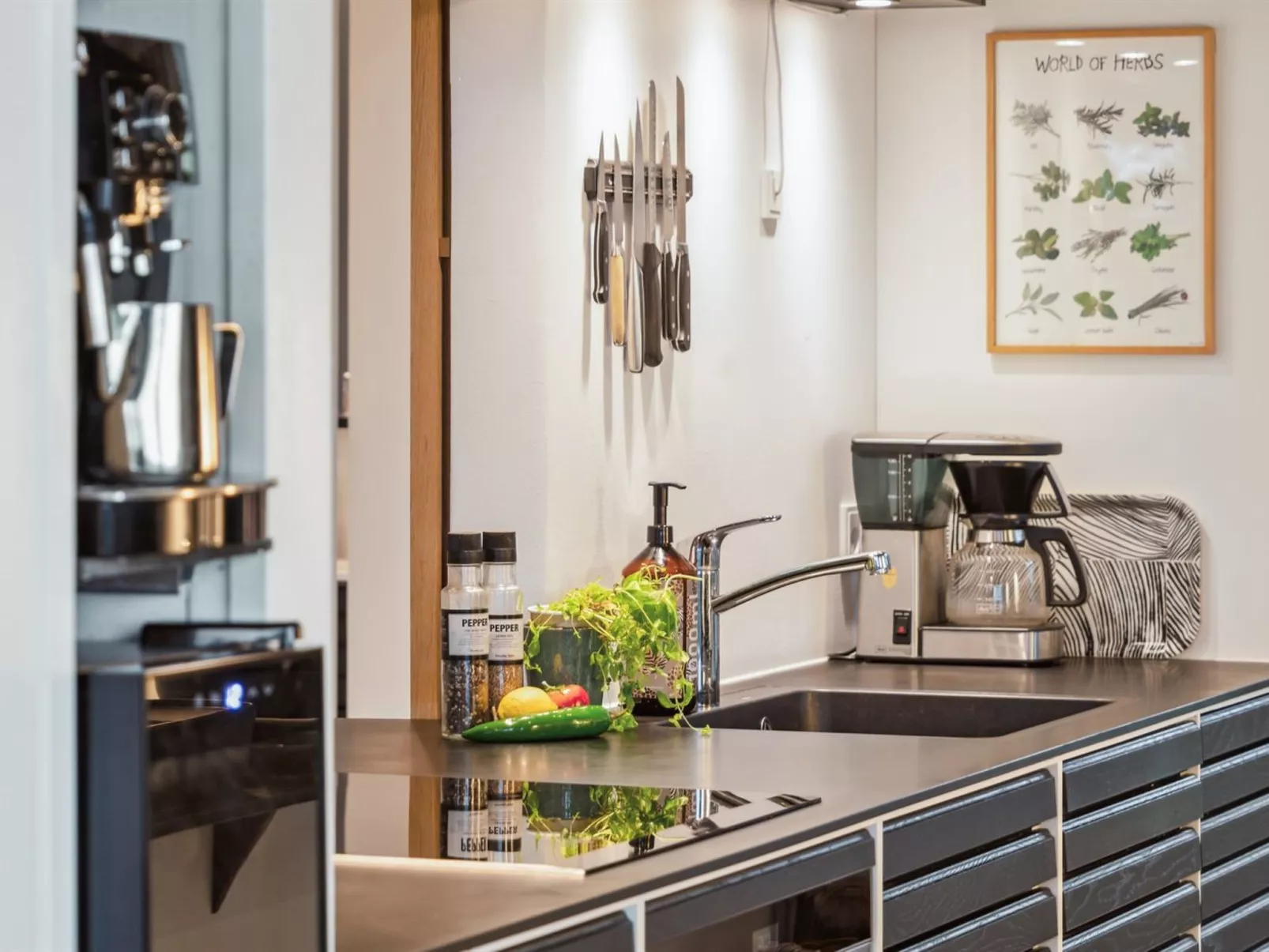 "Iarund" - 600m from the sea-Inside