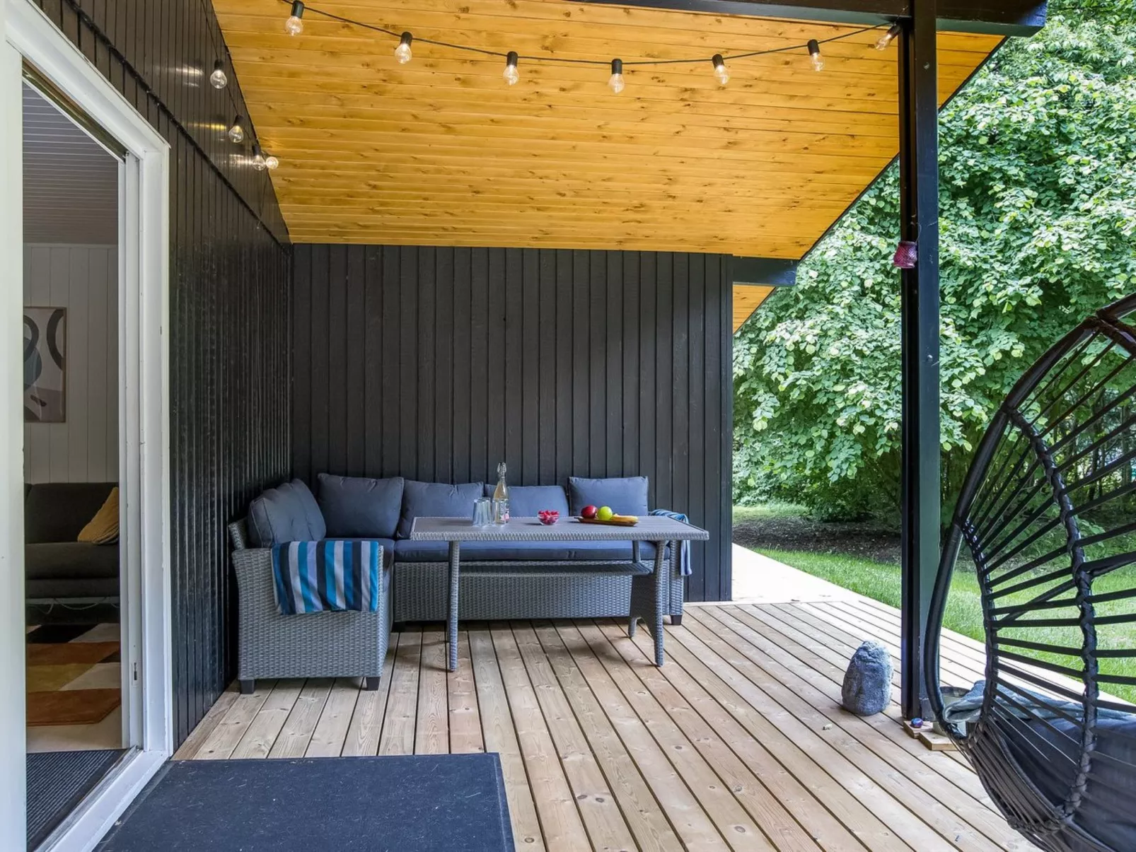 "Gudrid" - 250m to the fjord-Outside