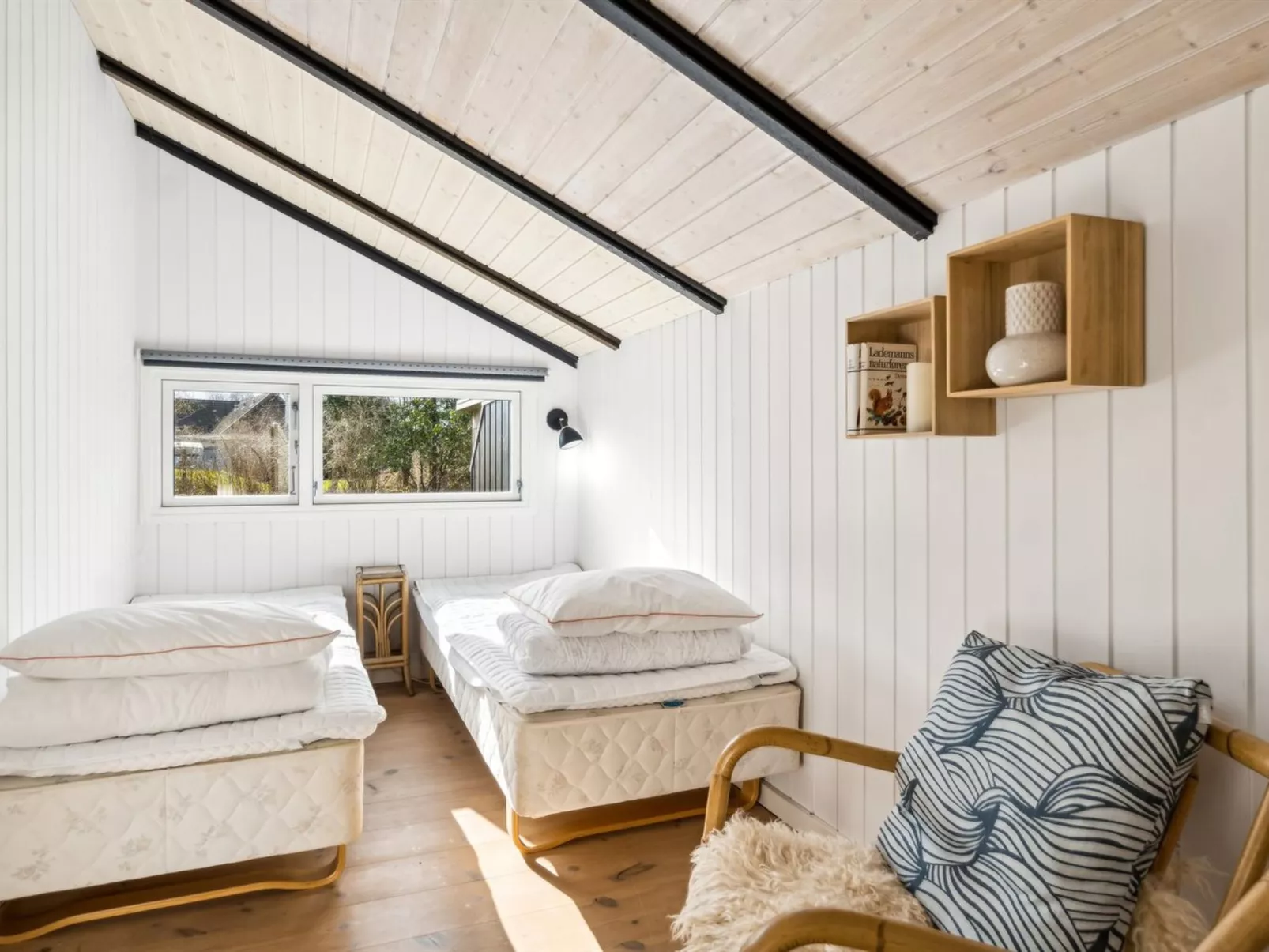 "Myra" - 425m from the sea-Dedans