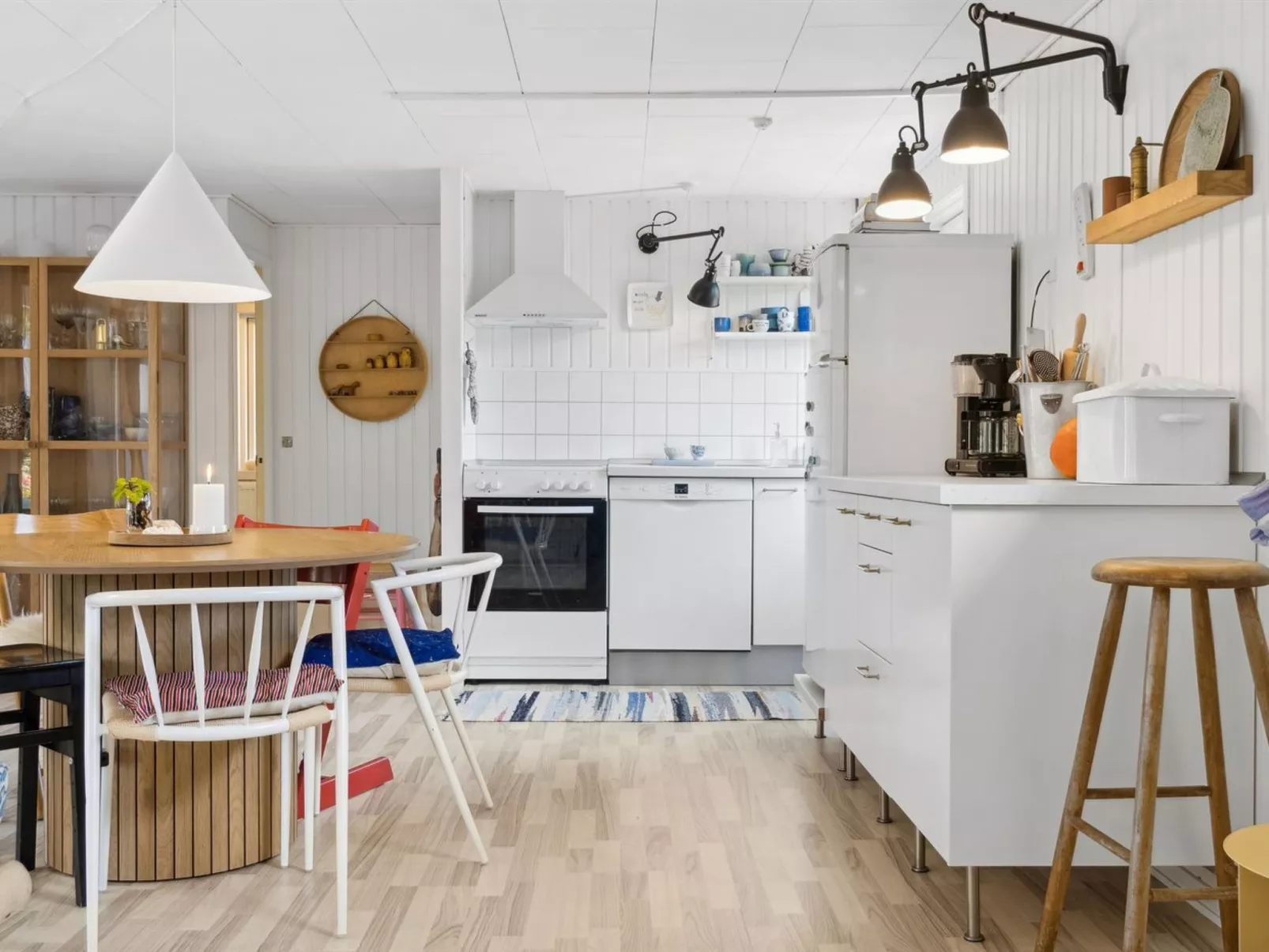 "Fintan" - 1km from the sea-Inside