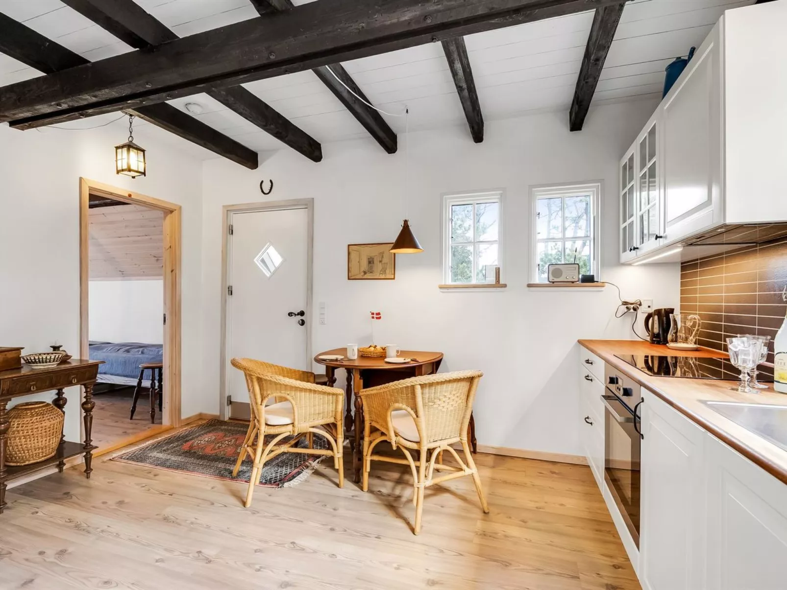 "Enya" - 1.2km from the sea-Dedans