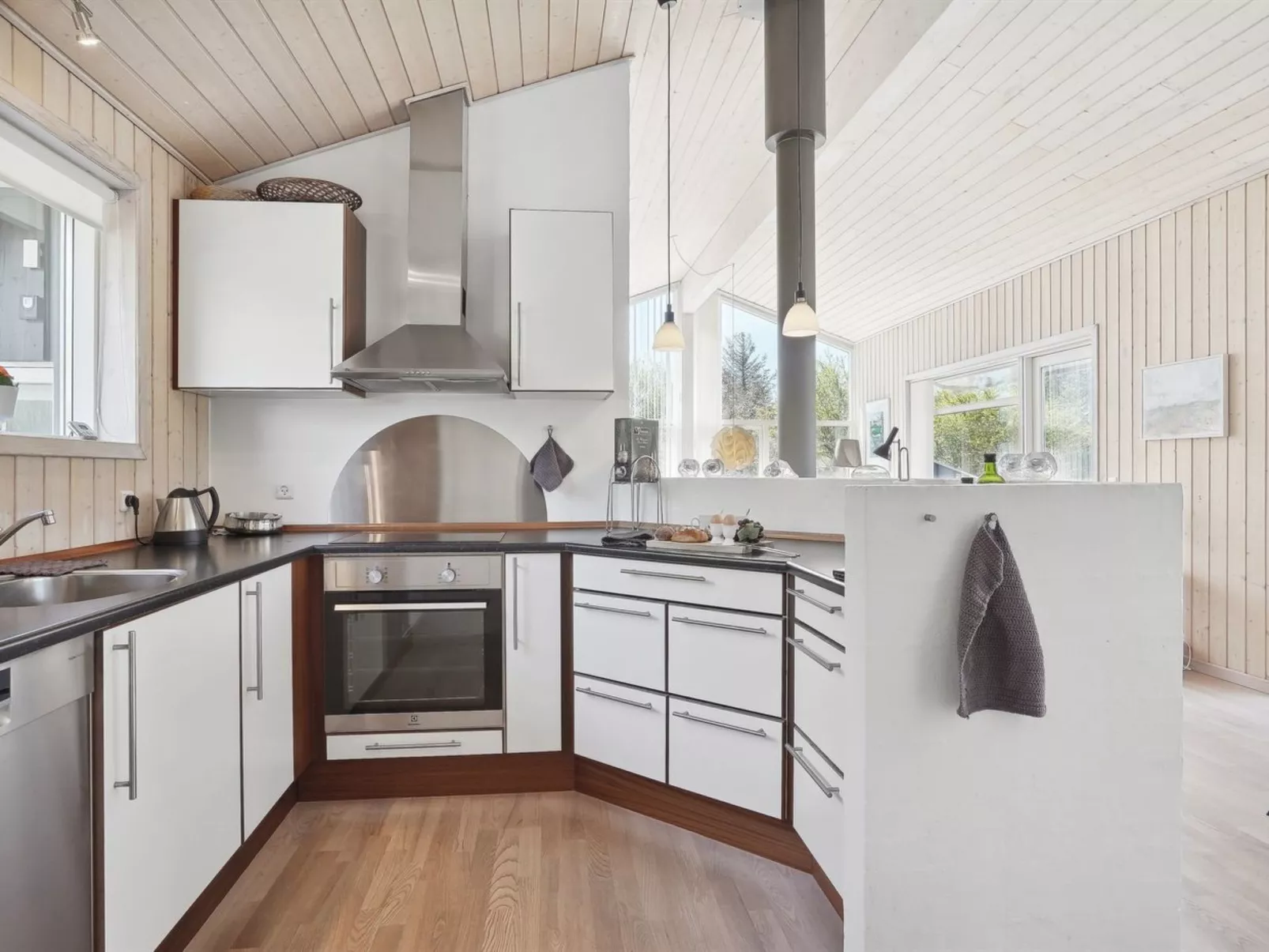 "Katrina" - 1.7km from the sea-Dedans