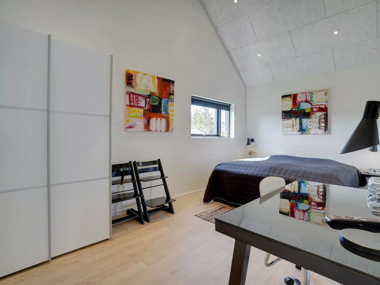 "Henrikke" - 500m to the fjord-Dedans