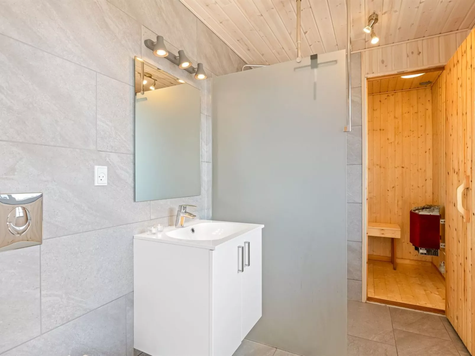 "Signhild" -  from the sea-Inside