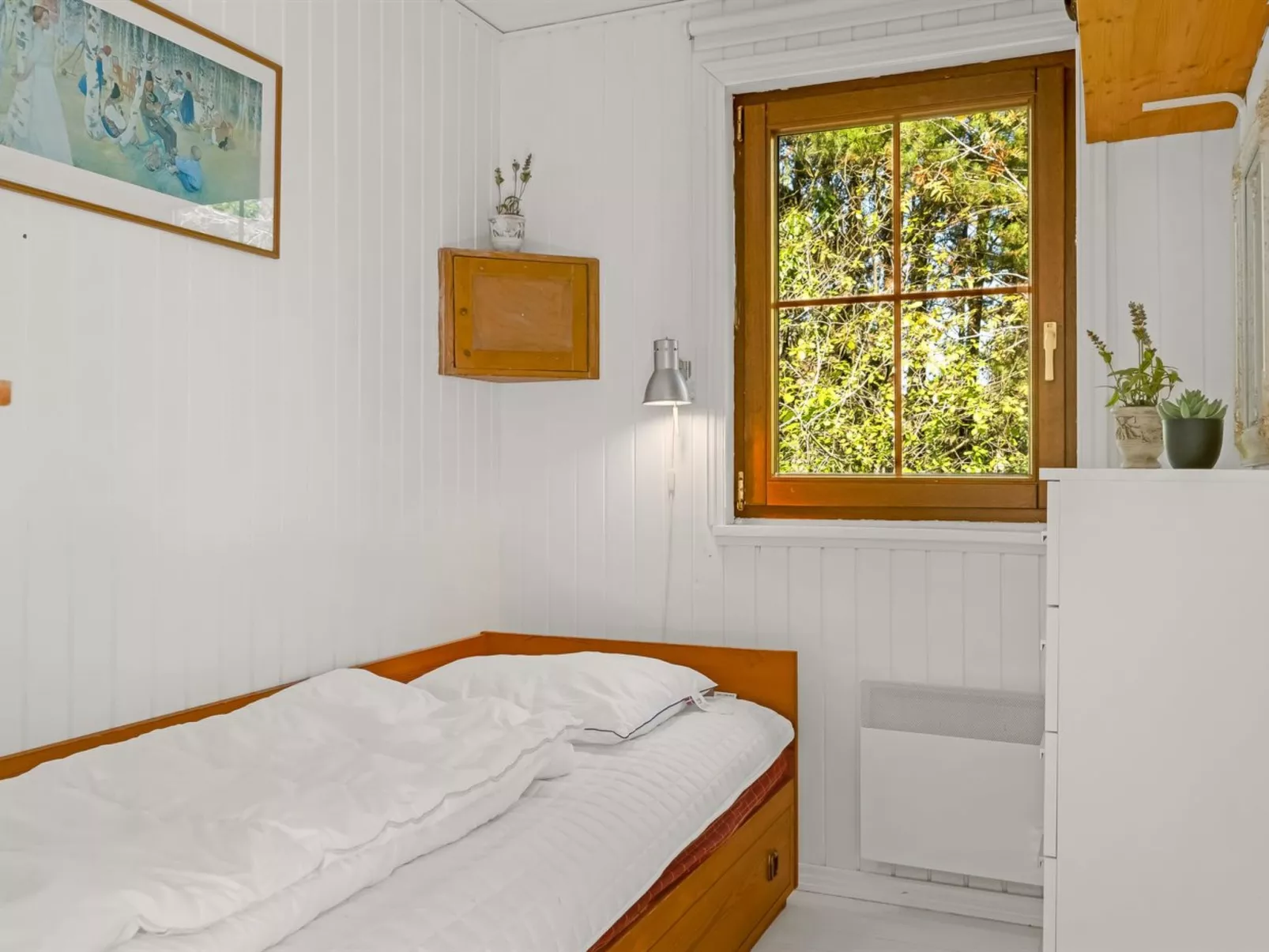 "Eimi" - 1.5km from the sea-Drinnen